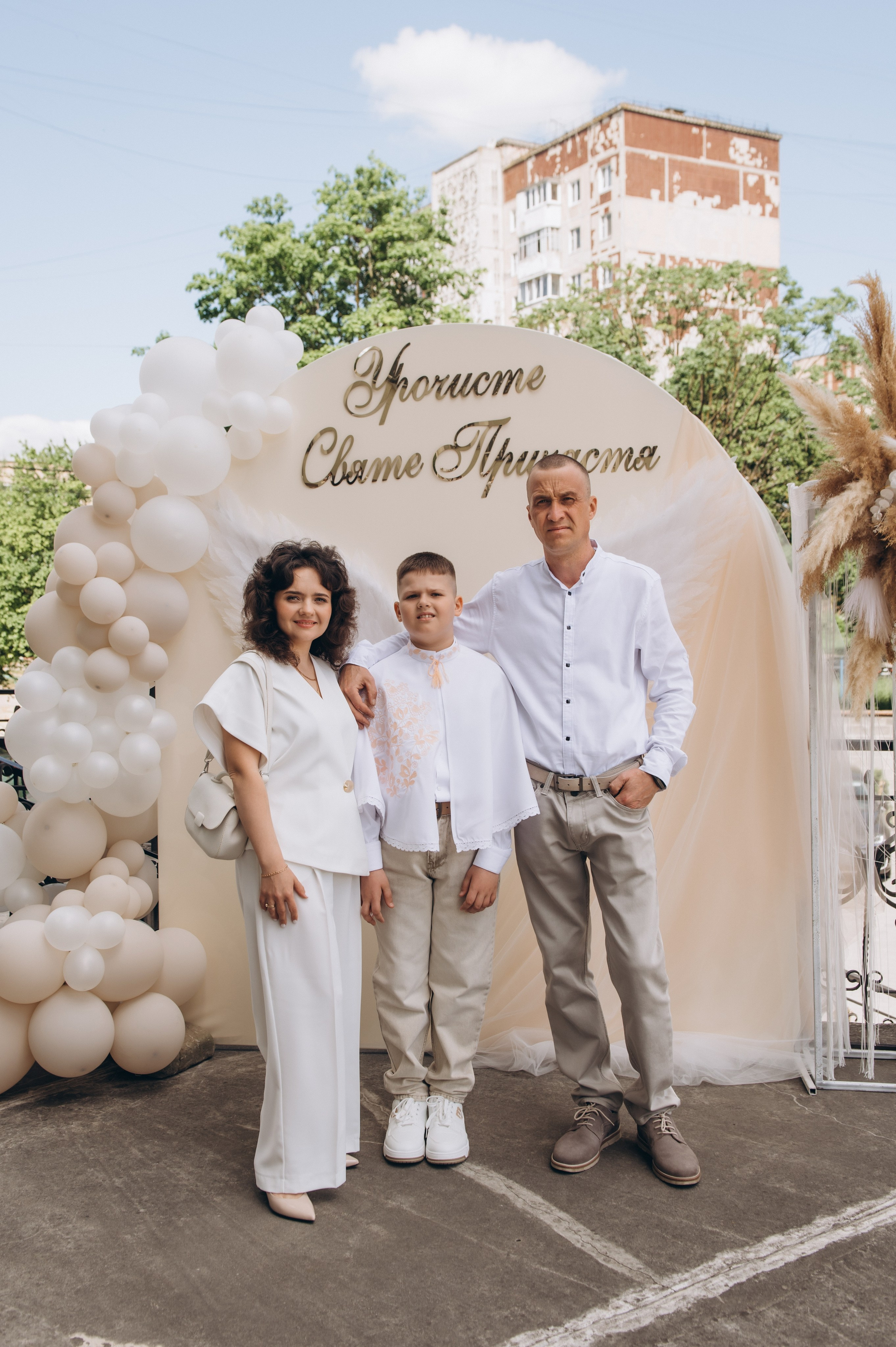 Фотосесія Причастя Тернопіль церква Св Михаїла, фотограф на Причастя Тернопіль, фотосесія Літургії Причастя Тернопіль. Сімейний, дитячий та індивідуальний фотограф в м. Тернопіль, м. Львів