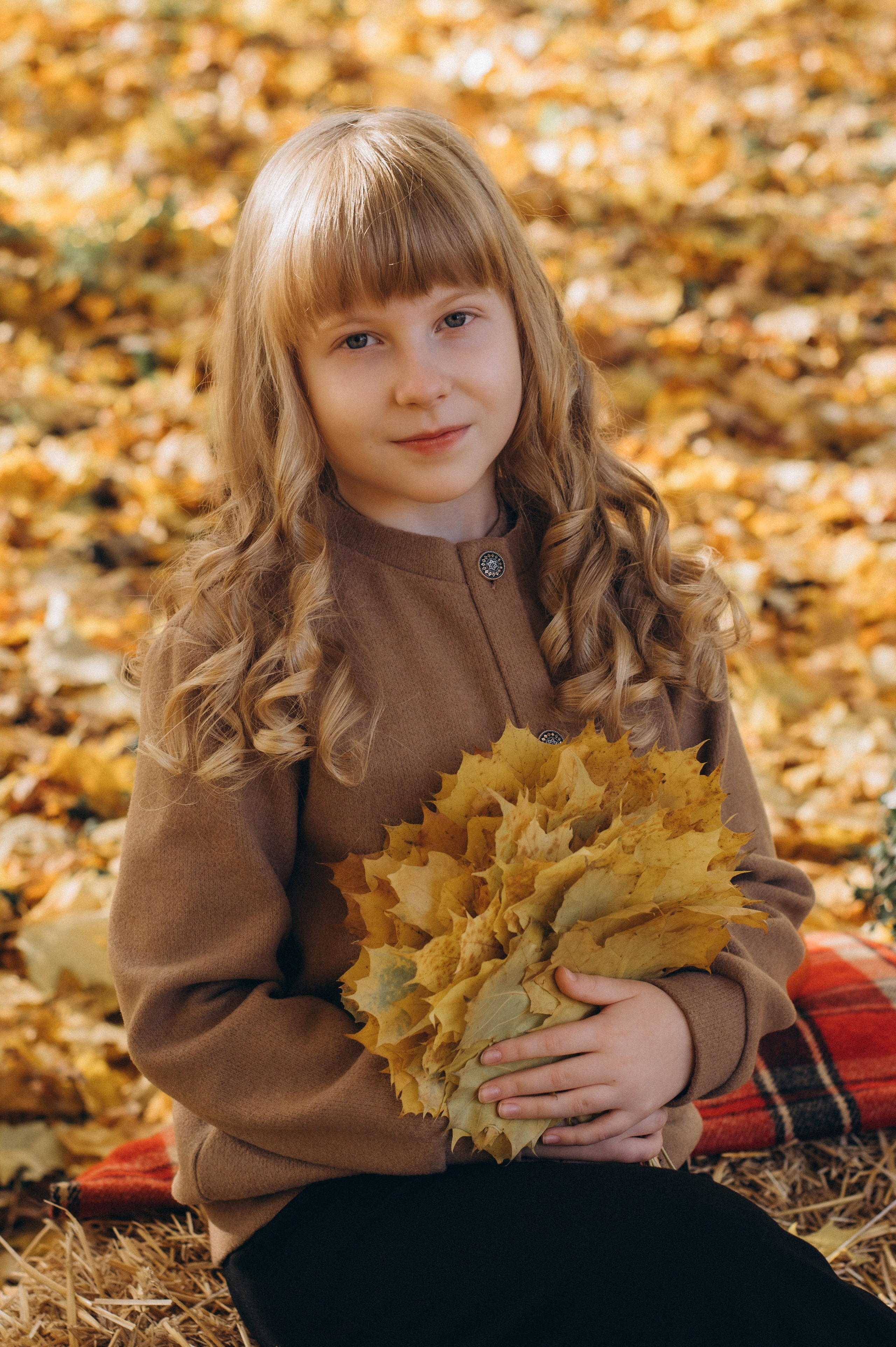 Осіння фотосесія 4 класу на віньєтки, випускні фотоальбоми Тернопіль, фотосесія випускників Тернопіль, шкільний випускний альбом Тернопіль. Сімейний, дитячий та індивідуальний фотограф в м. Тернопіль, м. Львів