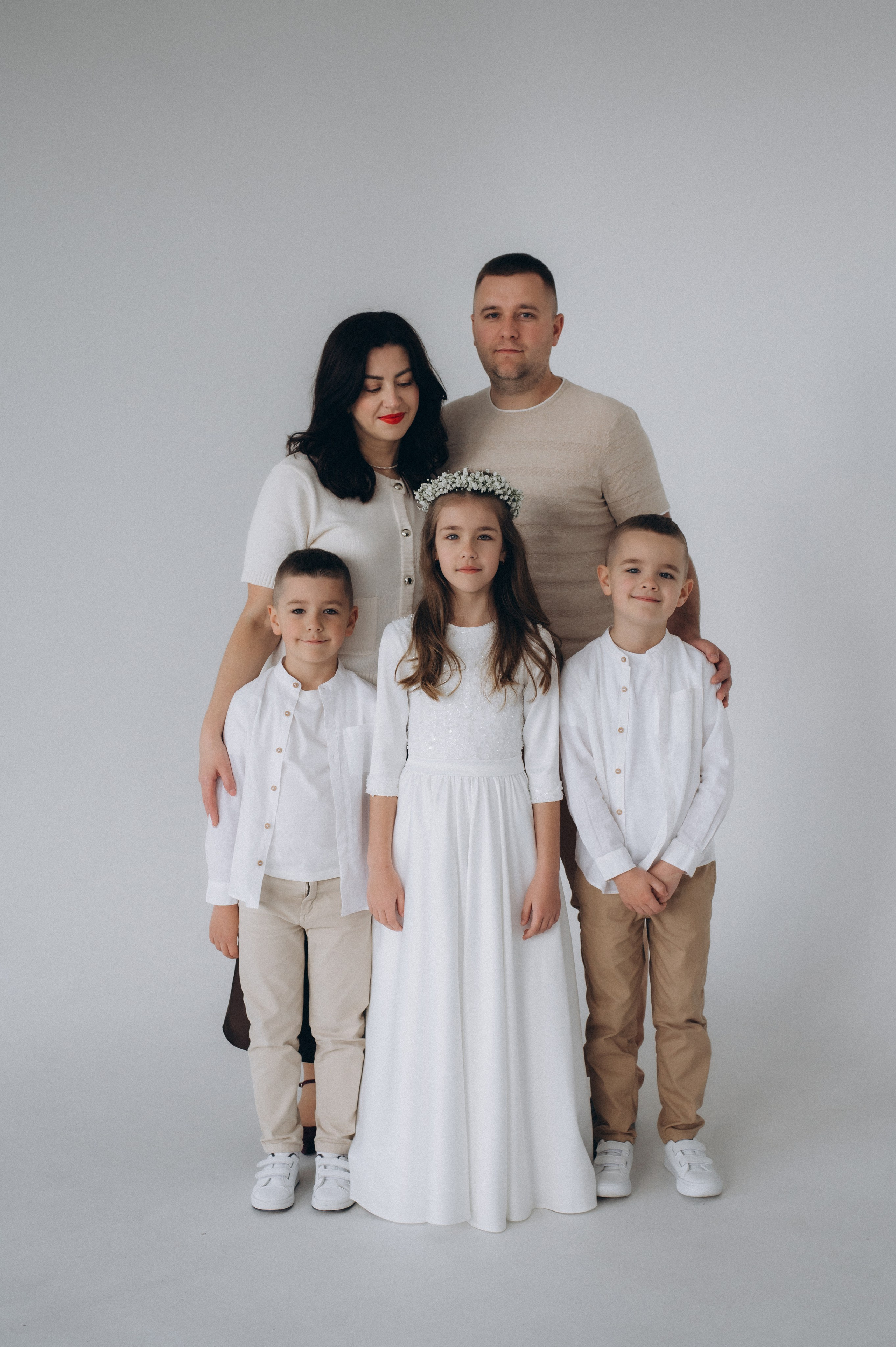 Сімейна фотосесія Тернопіль, сімейний фотограф Тернопіль Львів, зйомка дітей, портретний фотограф Тернопіль, фотосесія Причастя у студії. Сімейний, дитячий та індивідуальний фотограф в м. Тернопіль, м. Львів