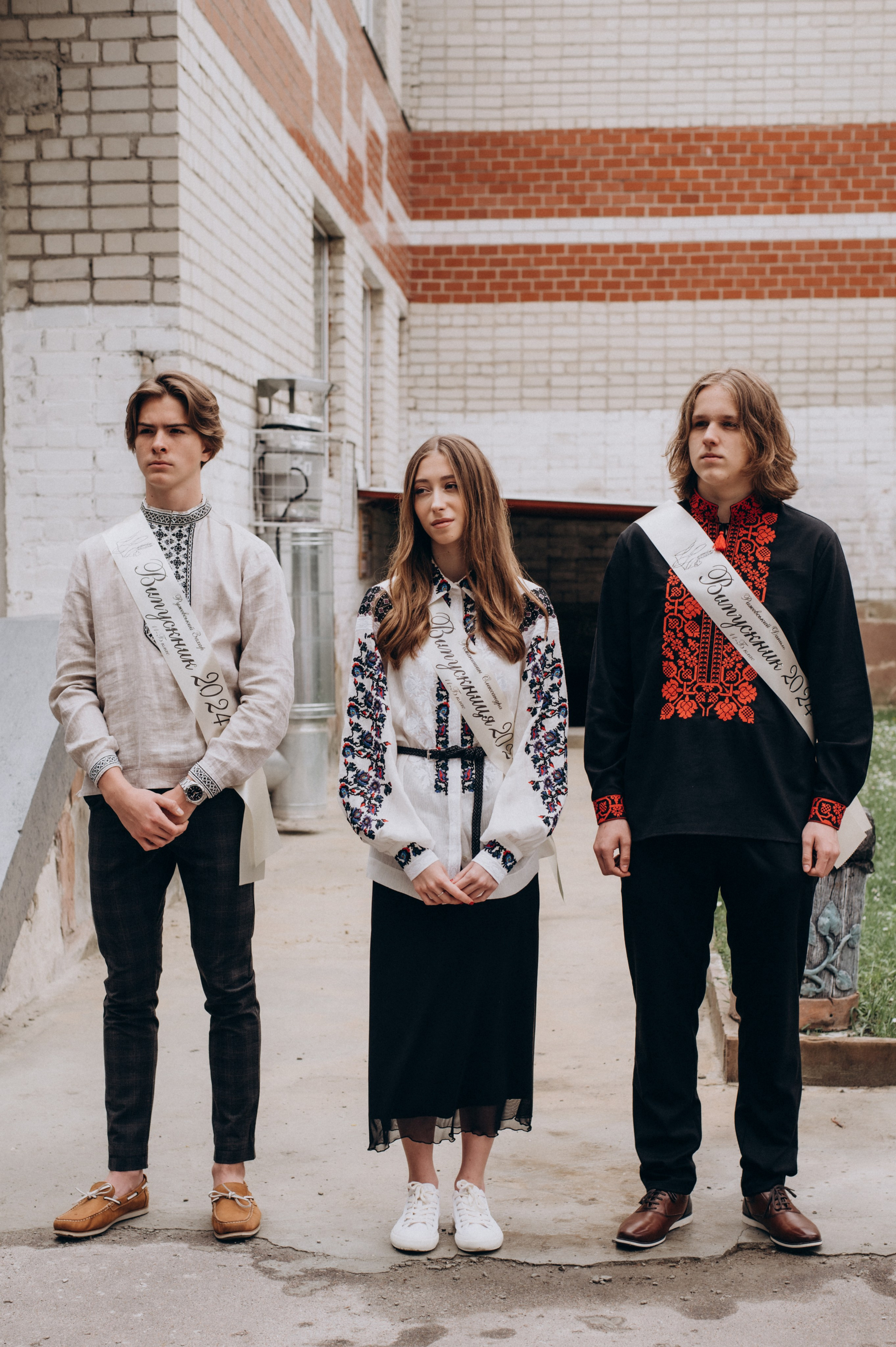 Фотосесія останнього дзвоника, фотосесія випускників Тернопіль, випускний 2024. Сімейний, дитячий та індивідуальний фотограф в м. Тернопіль, м. Львів