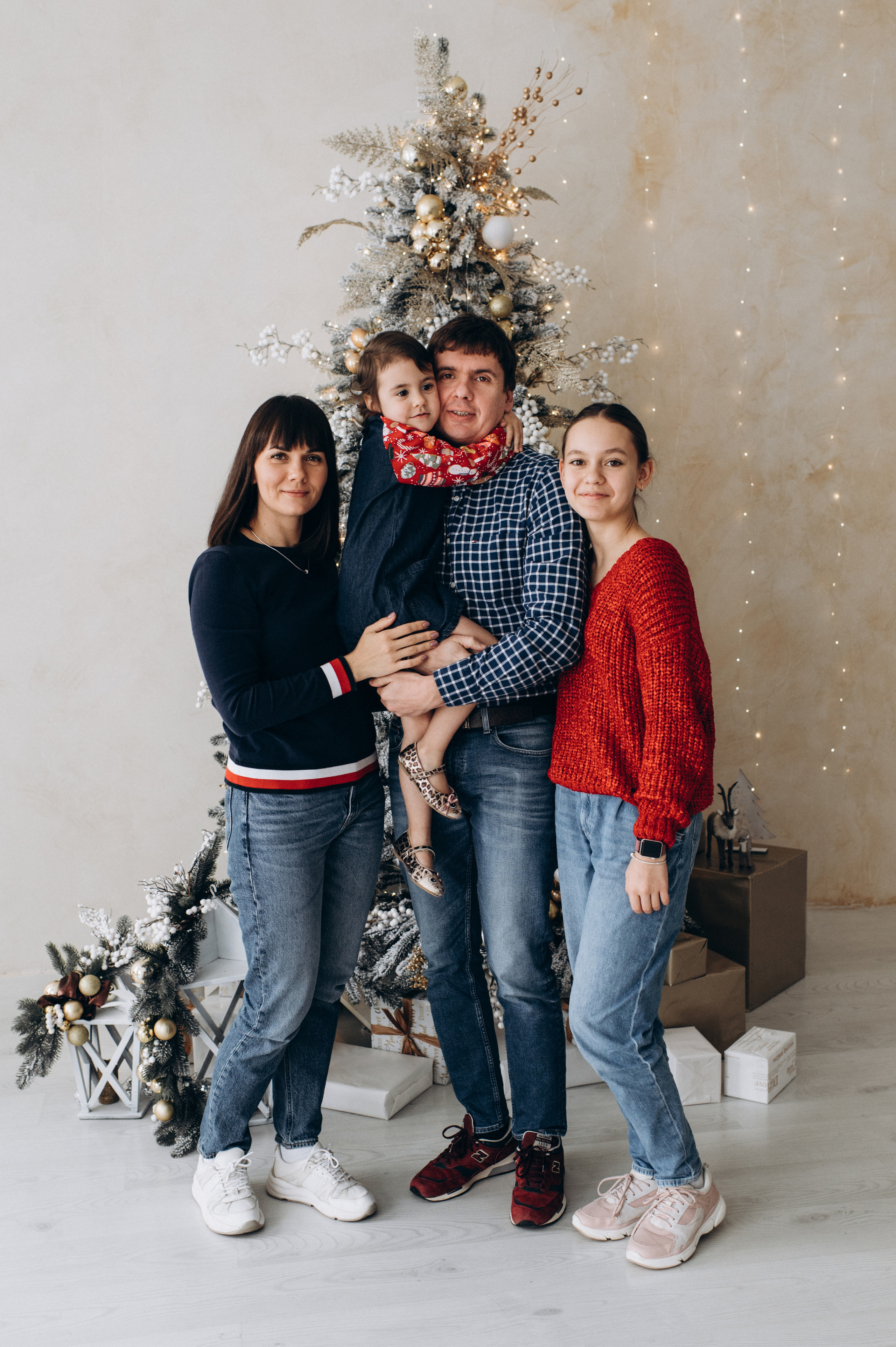 Новорічна сімейна фотосесія Сімейна фотосесія Тернопіль, сімейний фотограф Тернопіль, сімейний фотограф Львів, сімейна зйомка Тернопіль. Сімейний, дитячий та індивідуальний фотограф в м. Тернопіль, м. Львів