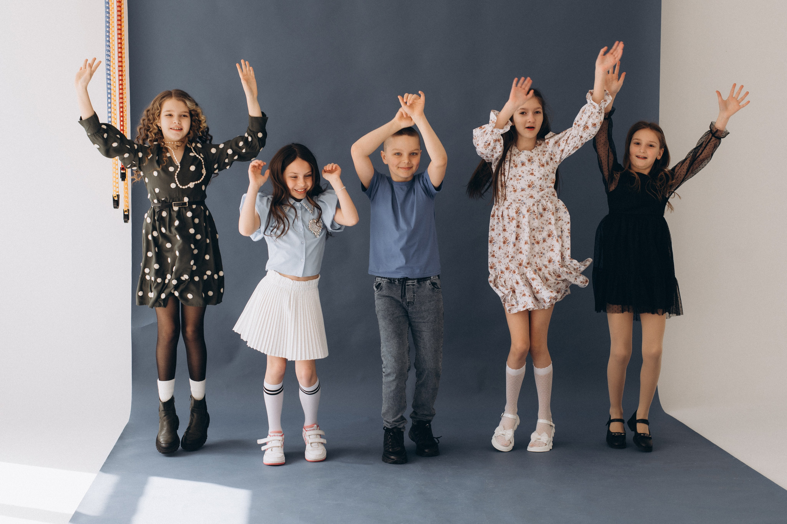 Шкільна фотосесія на віньєтки Тернопіль, шкільні альбоми, фотосесія випускників Тернопіль, випускний альбом, фотограф випускний Тернопіль. Сімейний, дитячий та індивідуальний фотограф в м. Тернопіль, м. Львів