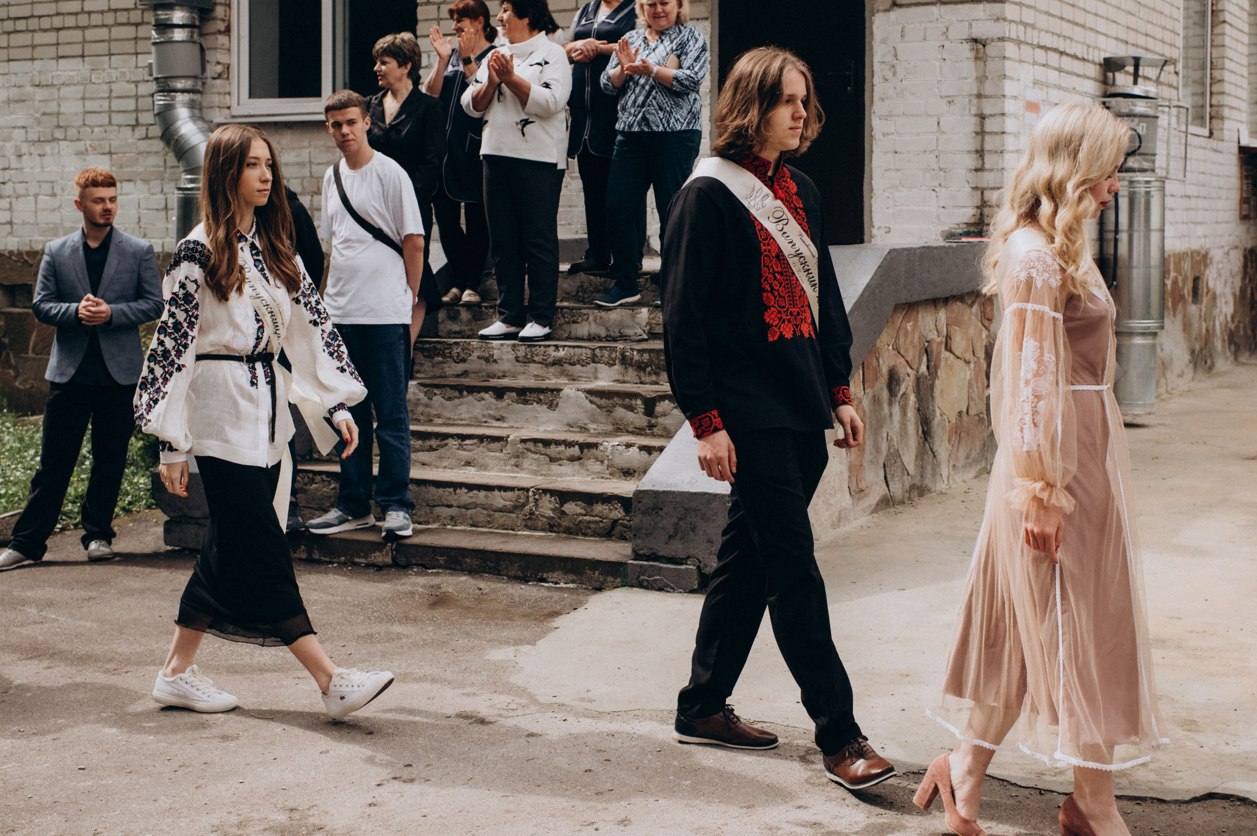 Фотосесія останнього дзвоника, фотосесія випускників Тернопіль, випускний 2024. Сімейний, дитячий та індивідуальний фотограф в м. Тернопіль, м. Львів