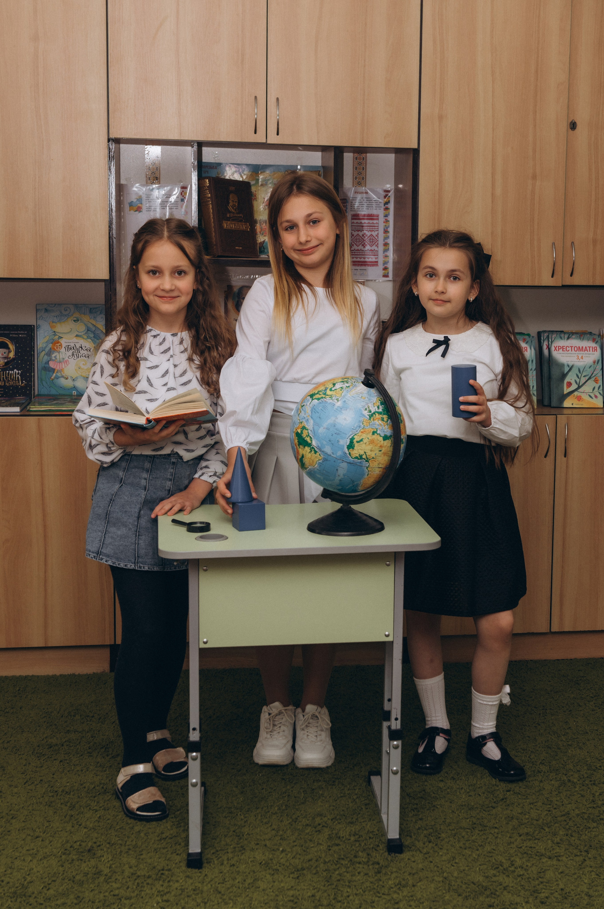 Шкільна фотосесія на віньєтки Тернопіль, фотосесія випускників Тернопіль, зйомка на віньєтки, шкільні фотоальбоми Тернопіль. Сімейний, дитячий та індивідуальний фотограф в м. Тернопіль, м. Львів