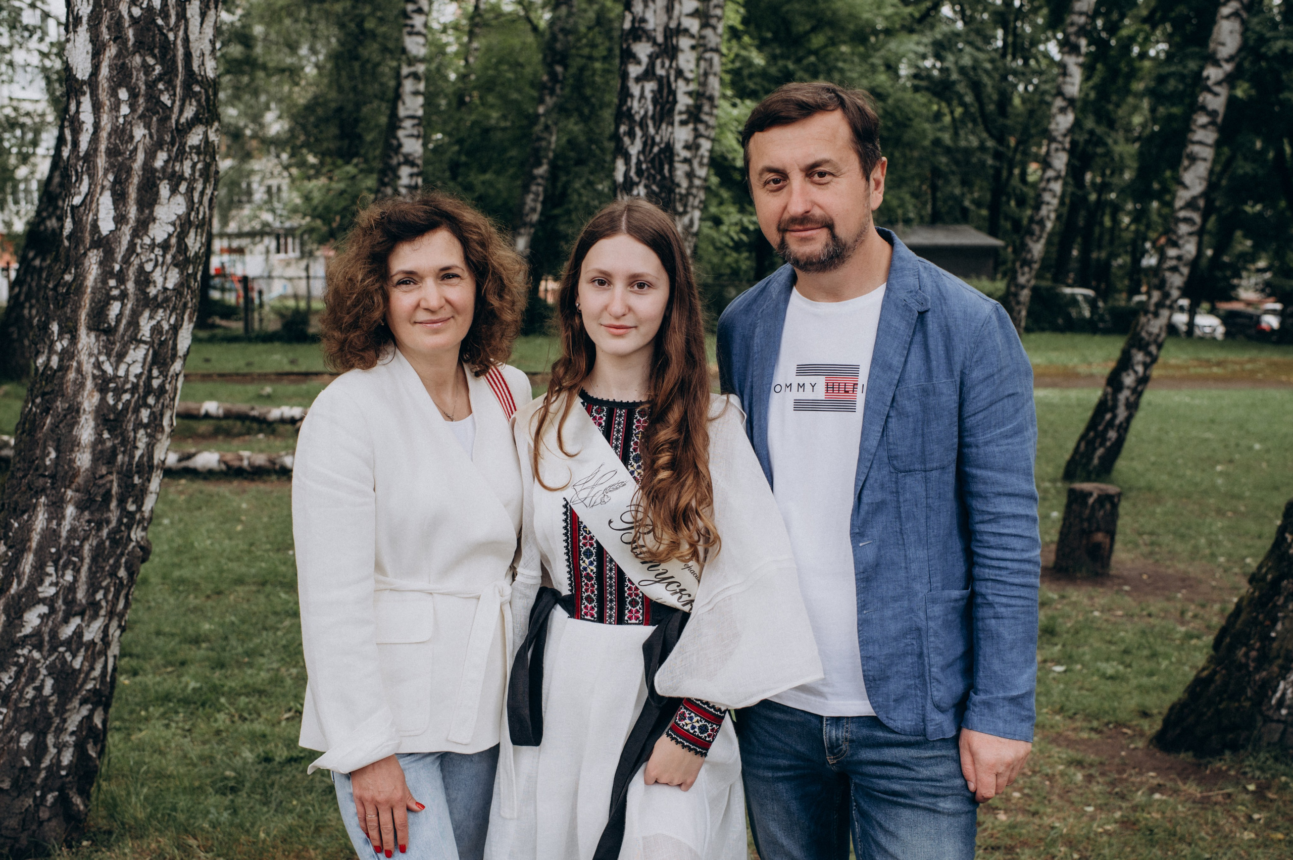 Фотосесія останнього дзвоника, фотосесія випускників Тернопіль, випускний 2024. Сімейний, дитячий та індивідуальний фотограф в м. Тернопіль, м. Львів