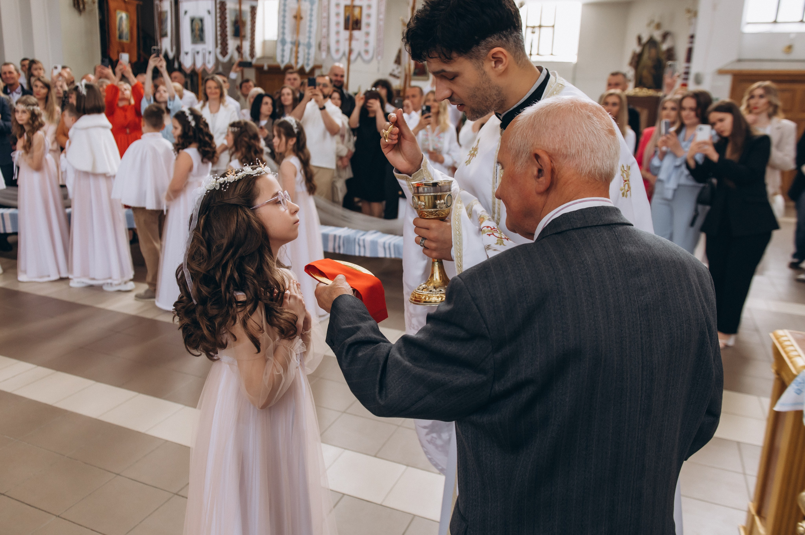 Фотосесія Причастя Тернопіль, зйомка Причастя, фотограф на Причастя Тернопіль, Причастя Львів, Причастя церква Михаїла Тернопіль. Сімейний, дитячий та індивідуальний фотограф в м. Тернопіль, м. Львів