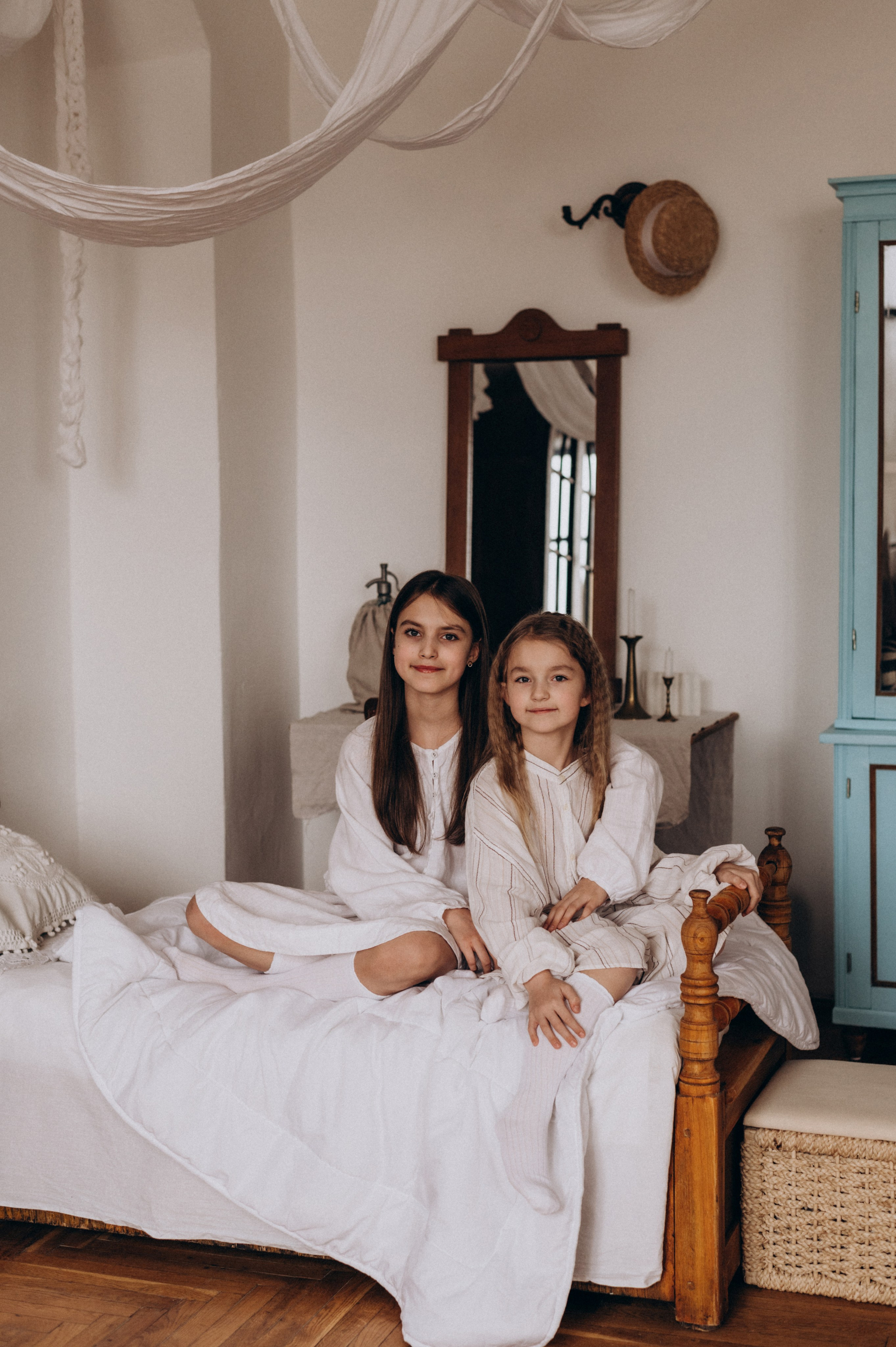 Сімейна фотосесія мами і донечок, зйомка Тернопіль Львів етностиль. Сімейний, дитячий та індивідуальний фотограф в м. Тернопіль, м. Львів