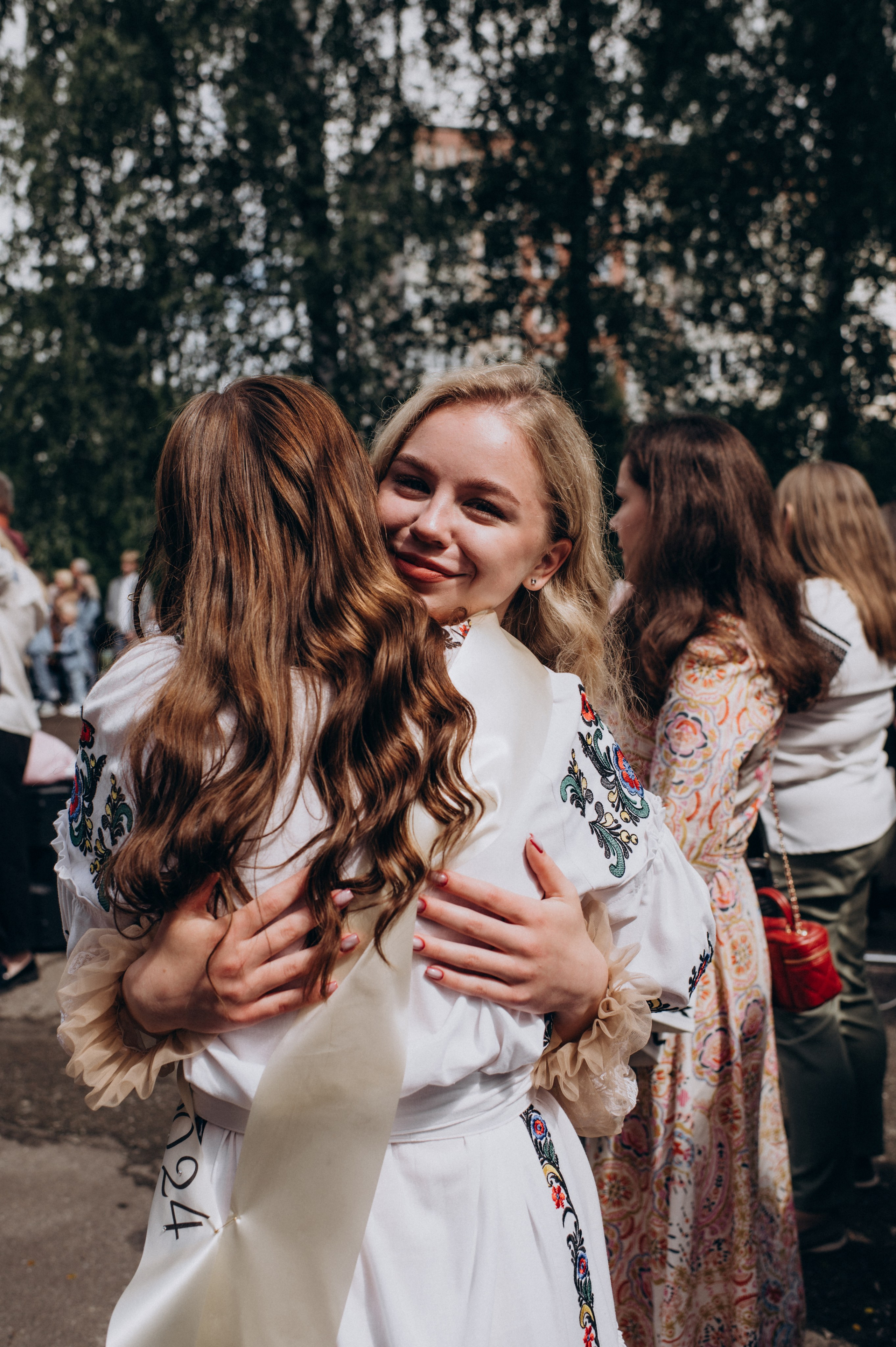 Фотосесія останнього дзвоника, фотосесія випускників Тернопіль, випускний 2024. Сімейний, дитячий та індивідуальний фотограф в м. Тернопіль, м. Львів