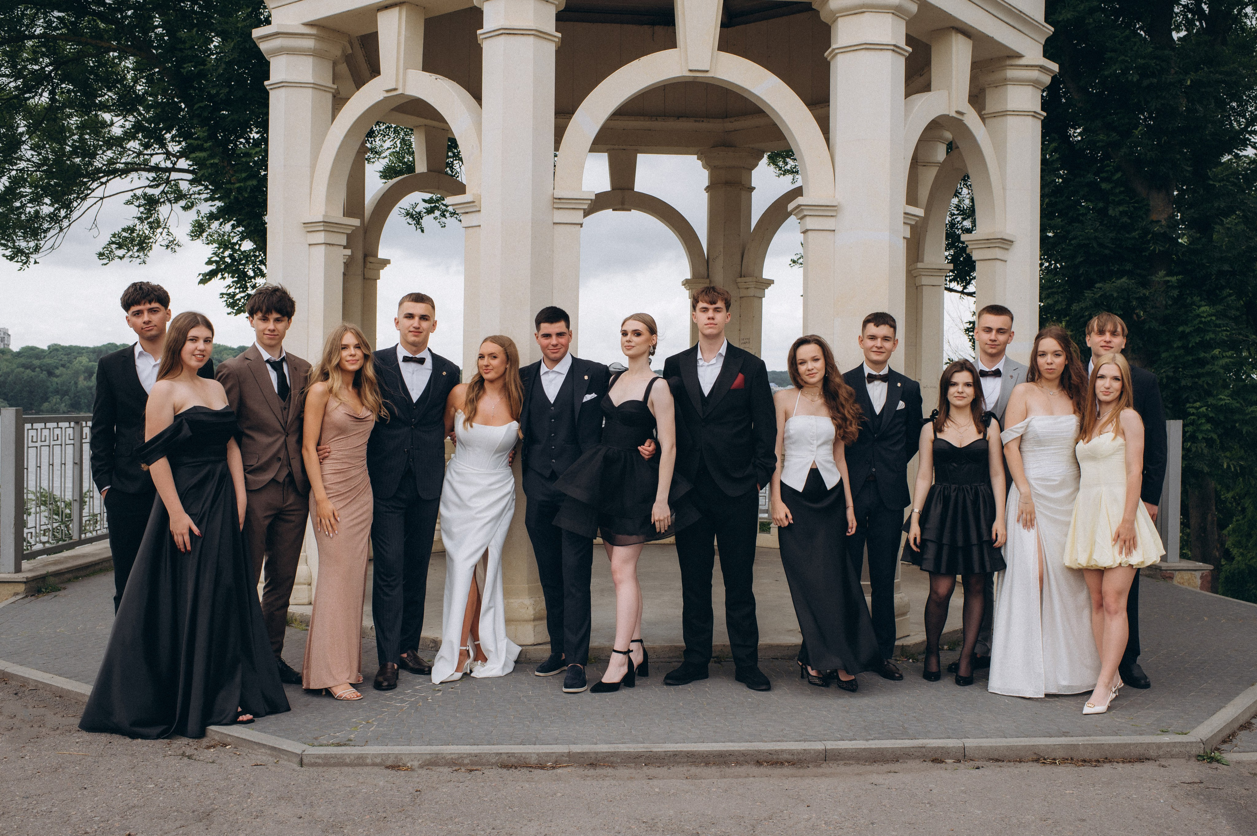 Випускники 2025, фотосесія випускного Тернопіль, фотосесія випускників Тернопіль, зйомка випускного, фотосесія випускного. Сімейний, дитячий та індивідуальний фотограф в м. Тернопіль, м. Львів