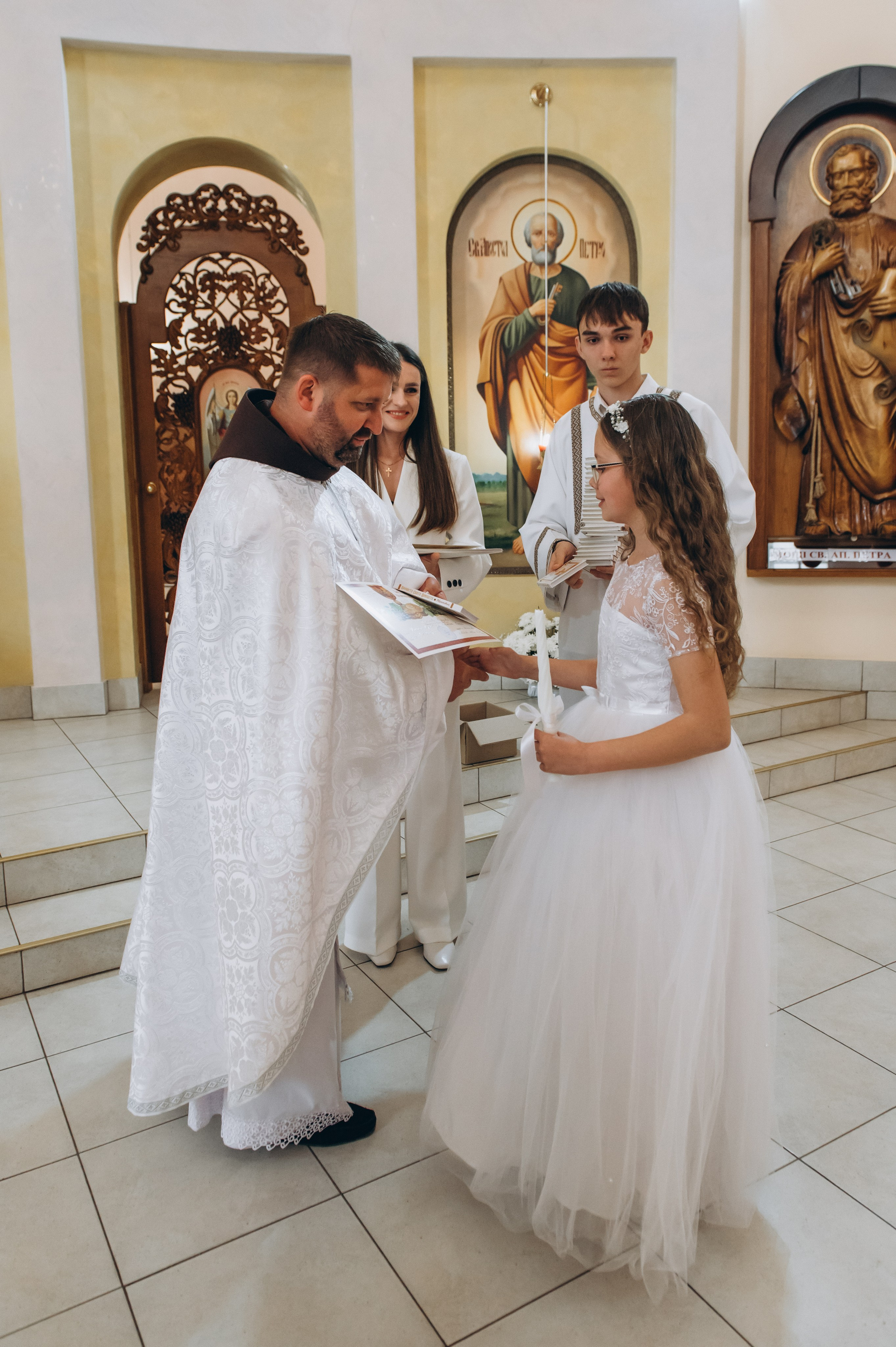 Фотосесія Причастя Тернопіль, зйомка Причастя, фотограф на Причастя Тернопіль, Причастя Львів, церква Петра і Павла. Сімейний, дитячий та індивідуальний фотограф в м. Тернопіль, м. Львів