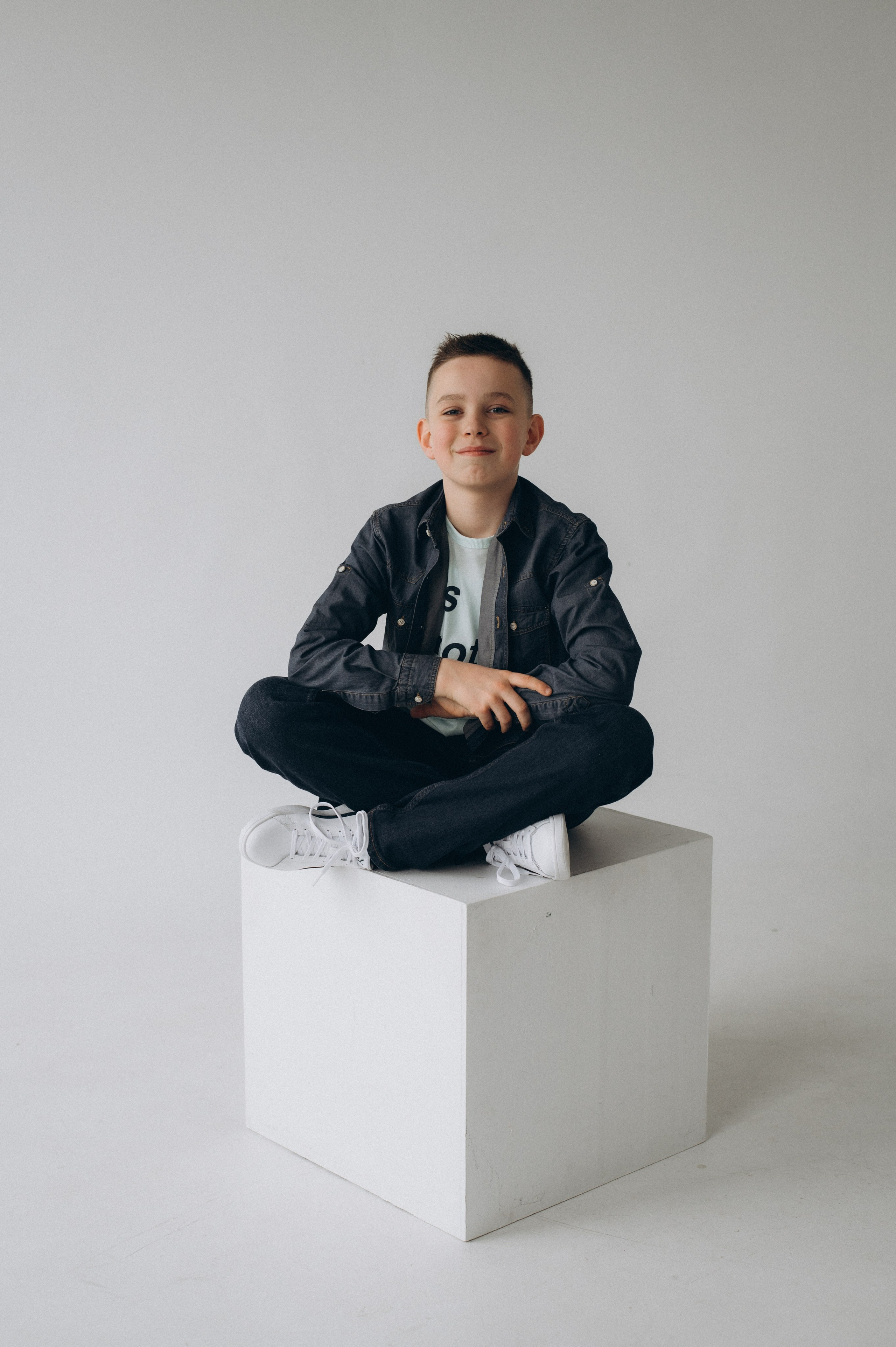 Шкільна фотосесія на віньєтки Тернопіль, фотосесія випускників Тернопіль, зйомка на віньєтки, шкільні фотоальбоми Тернопіль. Сімейний, дитячий та індивідуальний фотограф в м. Тернопіль, м. Львів