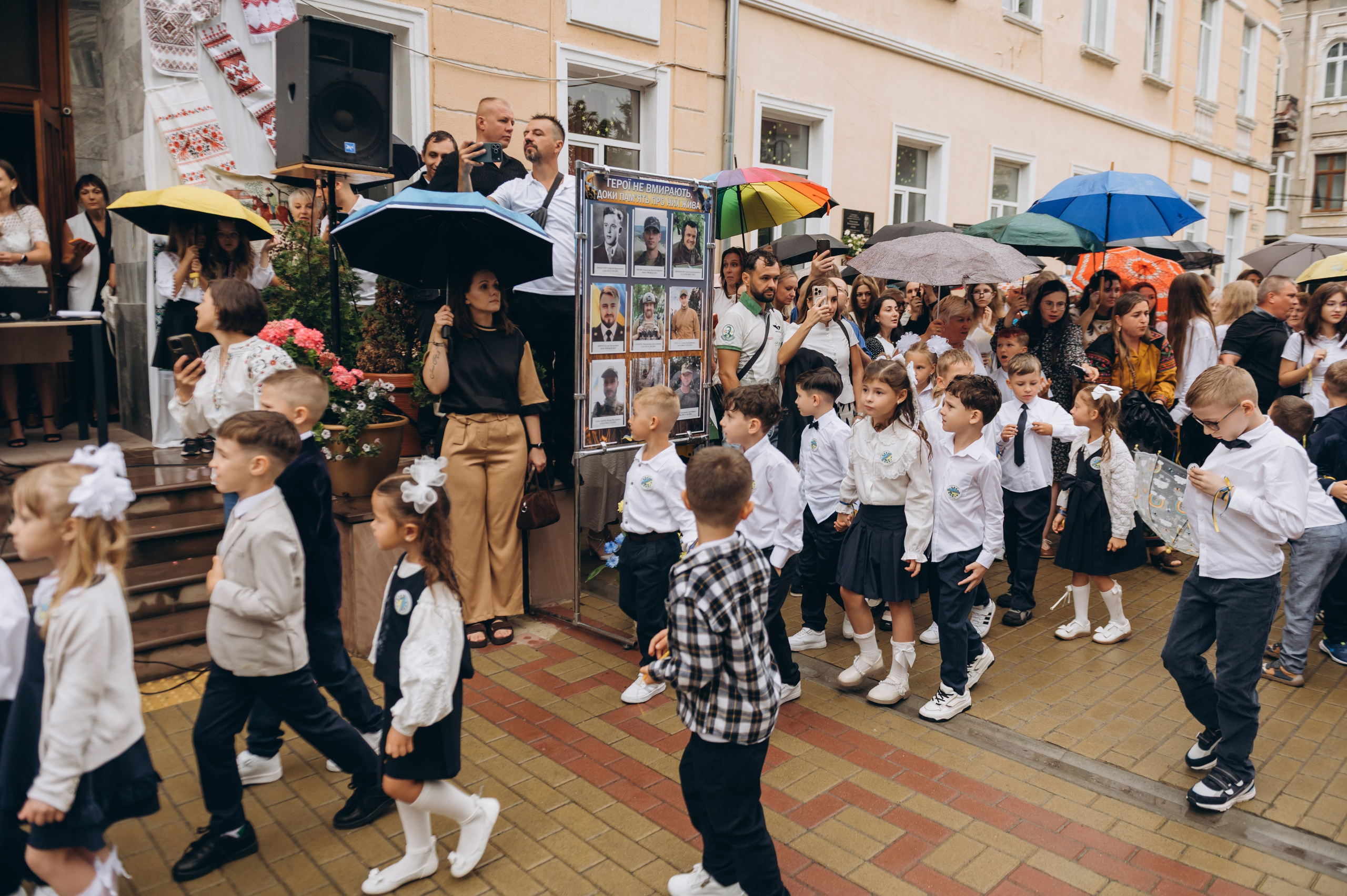 Перший дзвоник у Тернополі, фотосесія першокласників