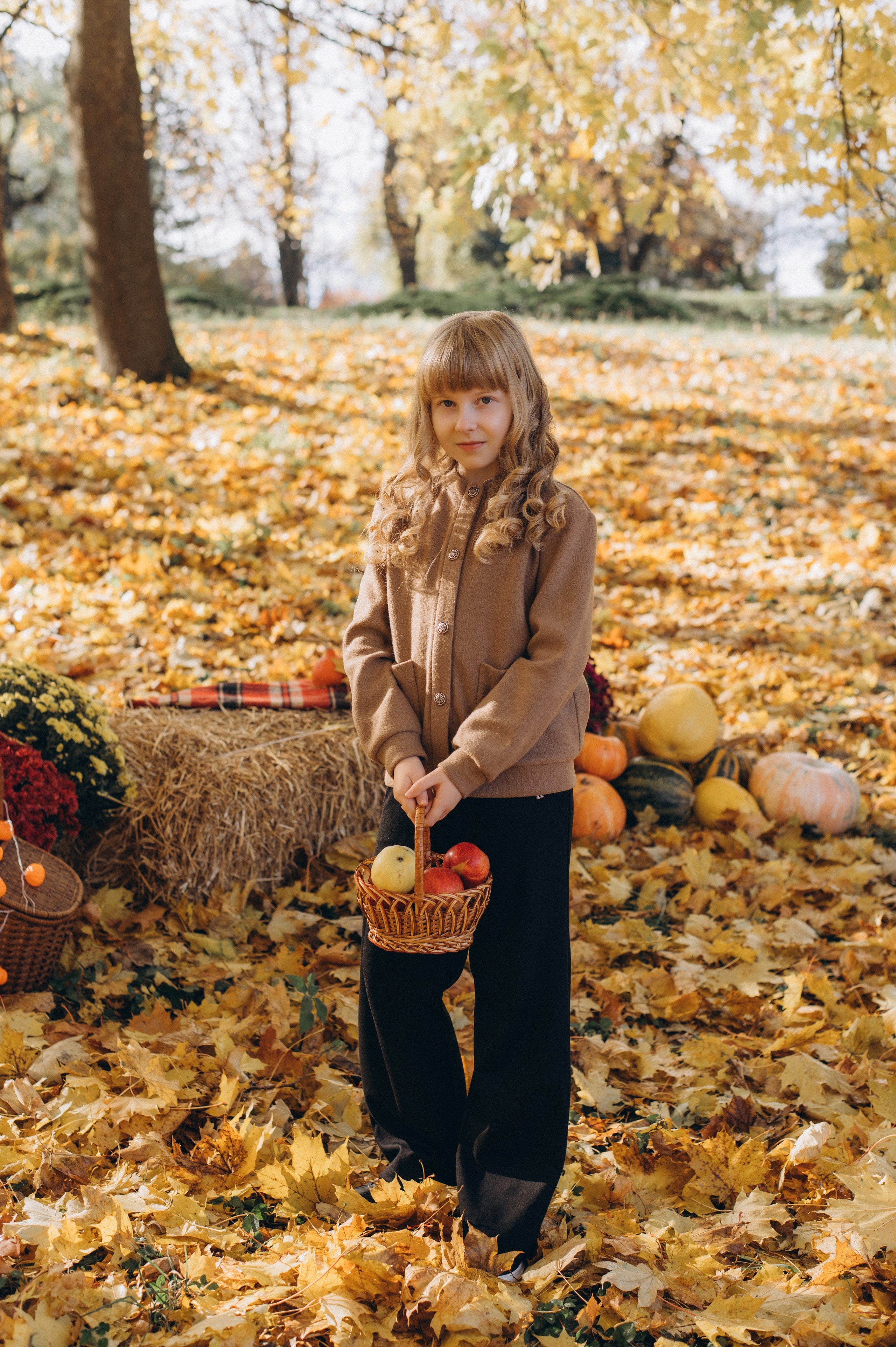 Осіння фотосесія 4 класу на віньєтки, випускні фотоальбоми Тернопіль, фотосесія випускників Тернопіль, шкільний випускний альбом Тернопіль. Сімейний, дитячий та індивідуальний фотограф в м. Тернопіль, м. Львів