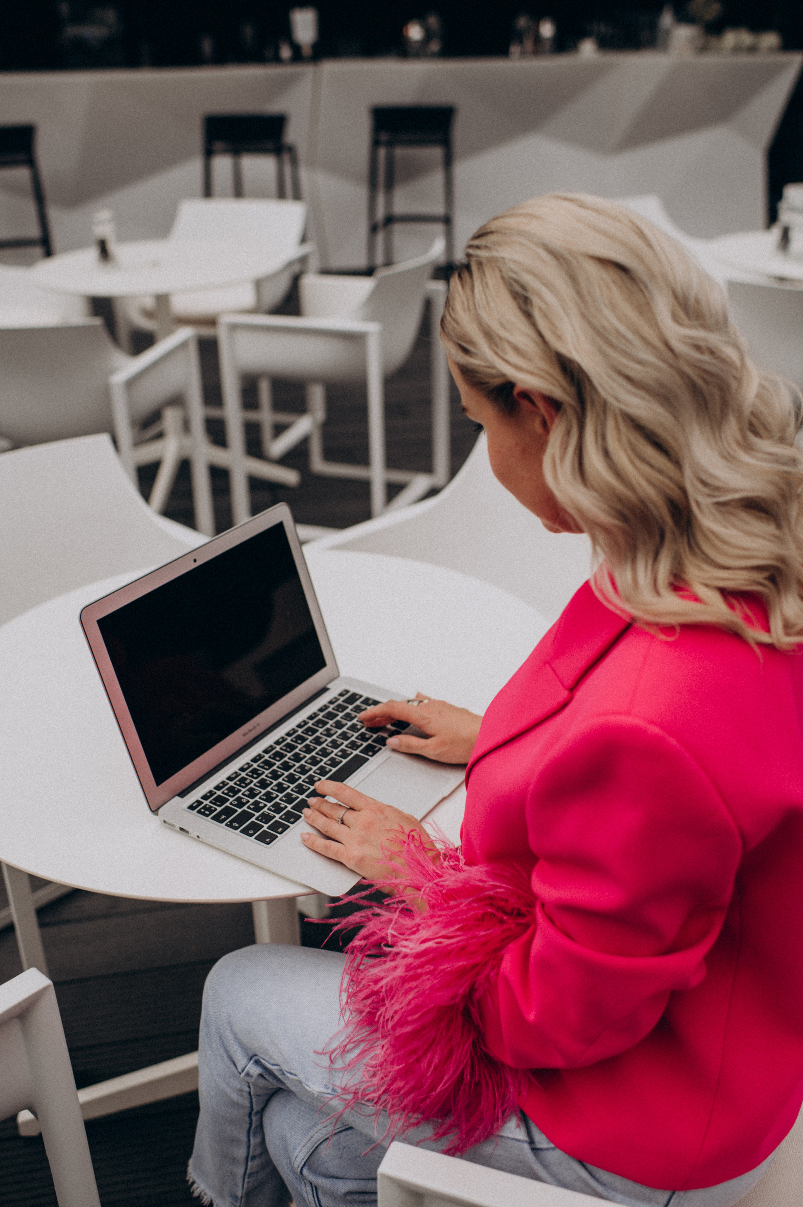 Індивідуальна контент зйомка фотосесія у кавярні кафе. Сімейний, дитячий та індивідуальний фотограф в м. Тернопіль, м. Львів