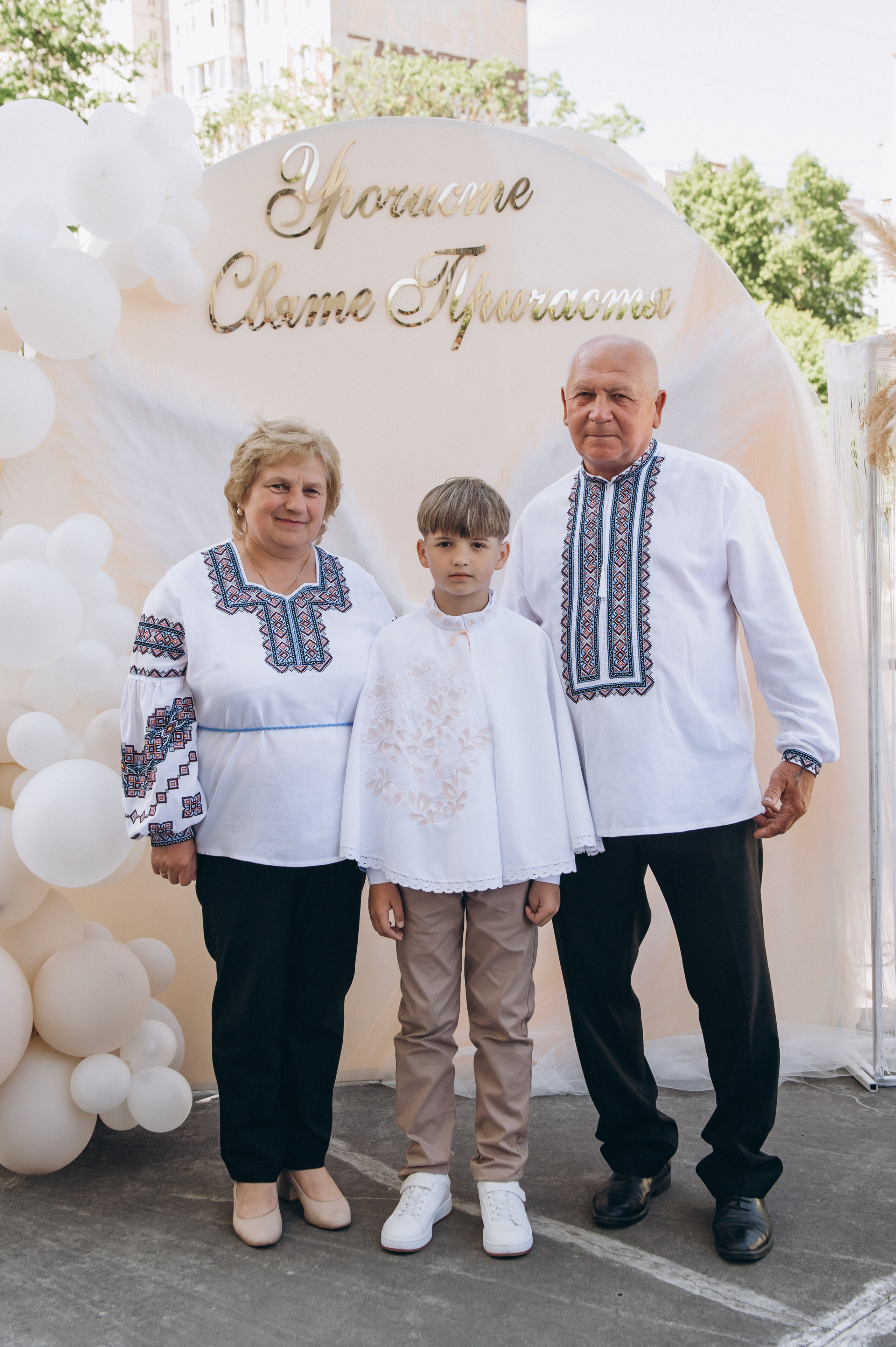 Фотосесія Причастя Тернопіль церква Св Михаїла, фотограф на Причастя Тернопіль, фотосесія Літургії Причастя Тернопіль. Сімейний, дитячий та індивідуальний фотограф в м. Тернопіль, м. Львів