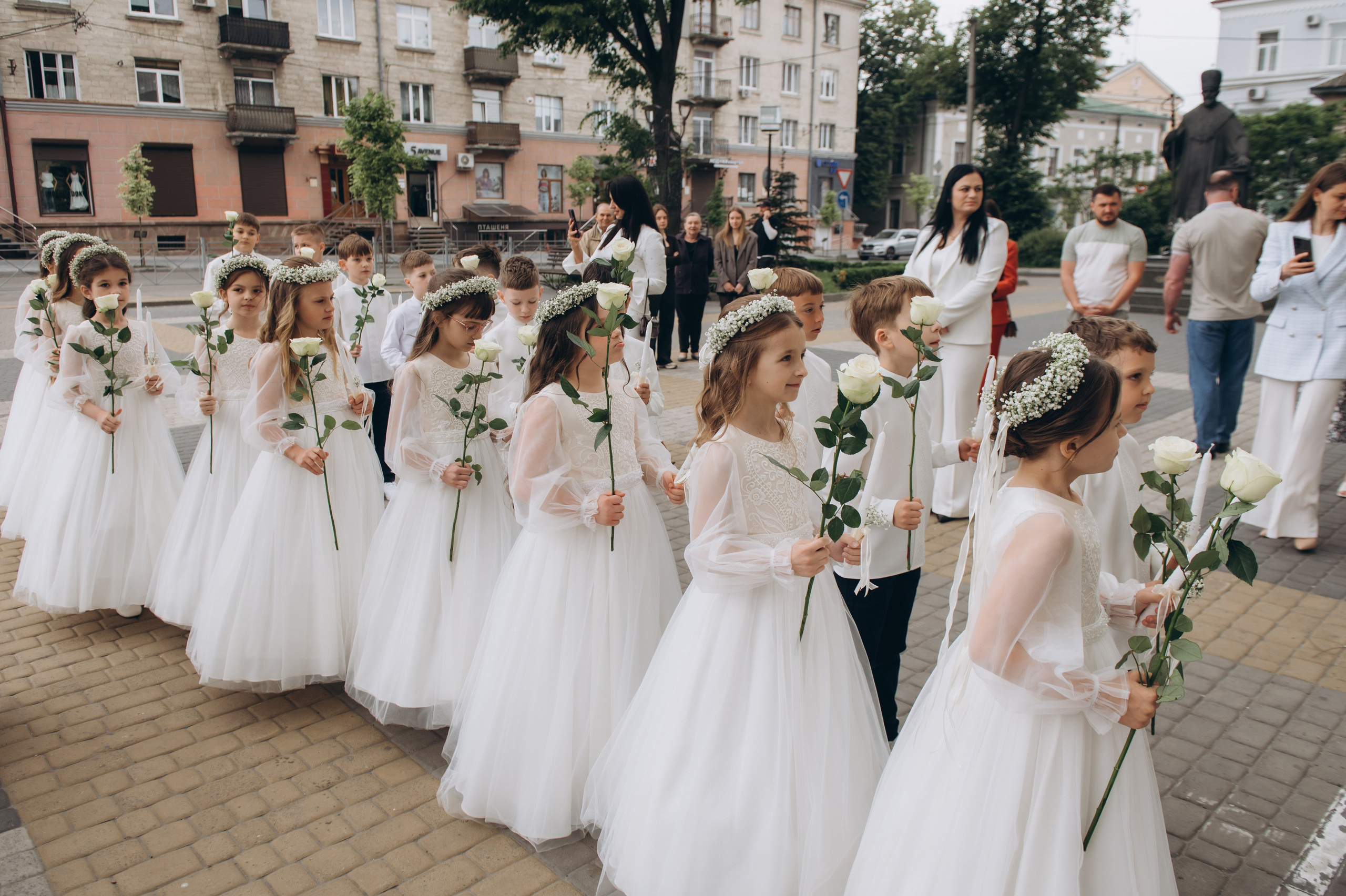 Фотосесія Першого Причастя Тернопіль, фотосесія Причастя Тернопіль, Таїнство Першого Причастя Тернопіль, Катедра Причастя Тернопіль. Сімейний, дитячий та індивідуальний фотограф в м. Тернопіль, м. Львів