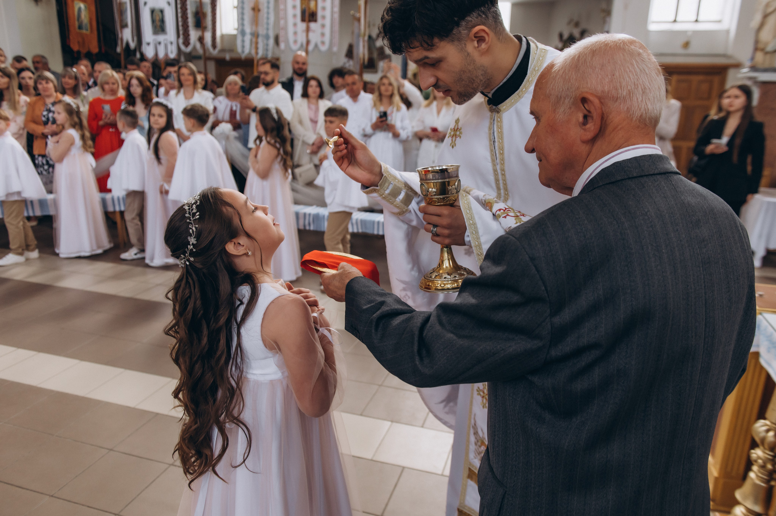 Фотосесія Причастя Тернопіль, зйомка Причастя, фотограф на Причастя Тернопіль, Причастя Львів, Причастя церква Михаїла Тернопіль. Сімейний, дитячий та індивідуальний фотограф в м. Тернопіль, м. Львів