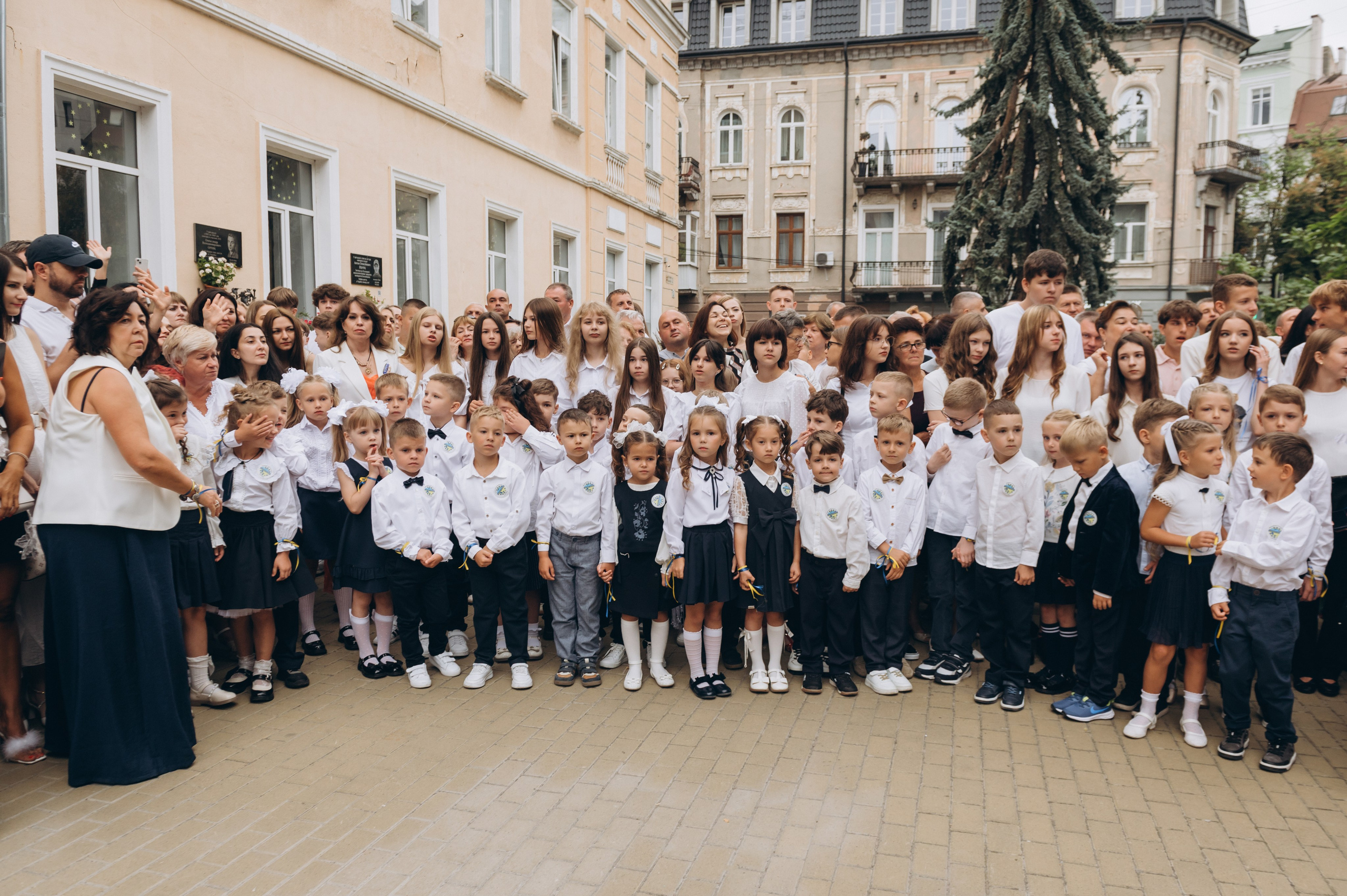 Перший дзвоник у Тернополі, фотосесія першокласників