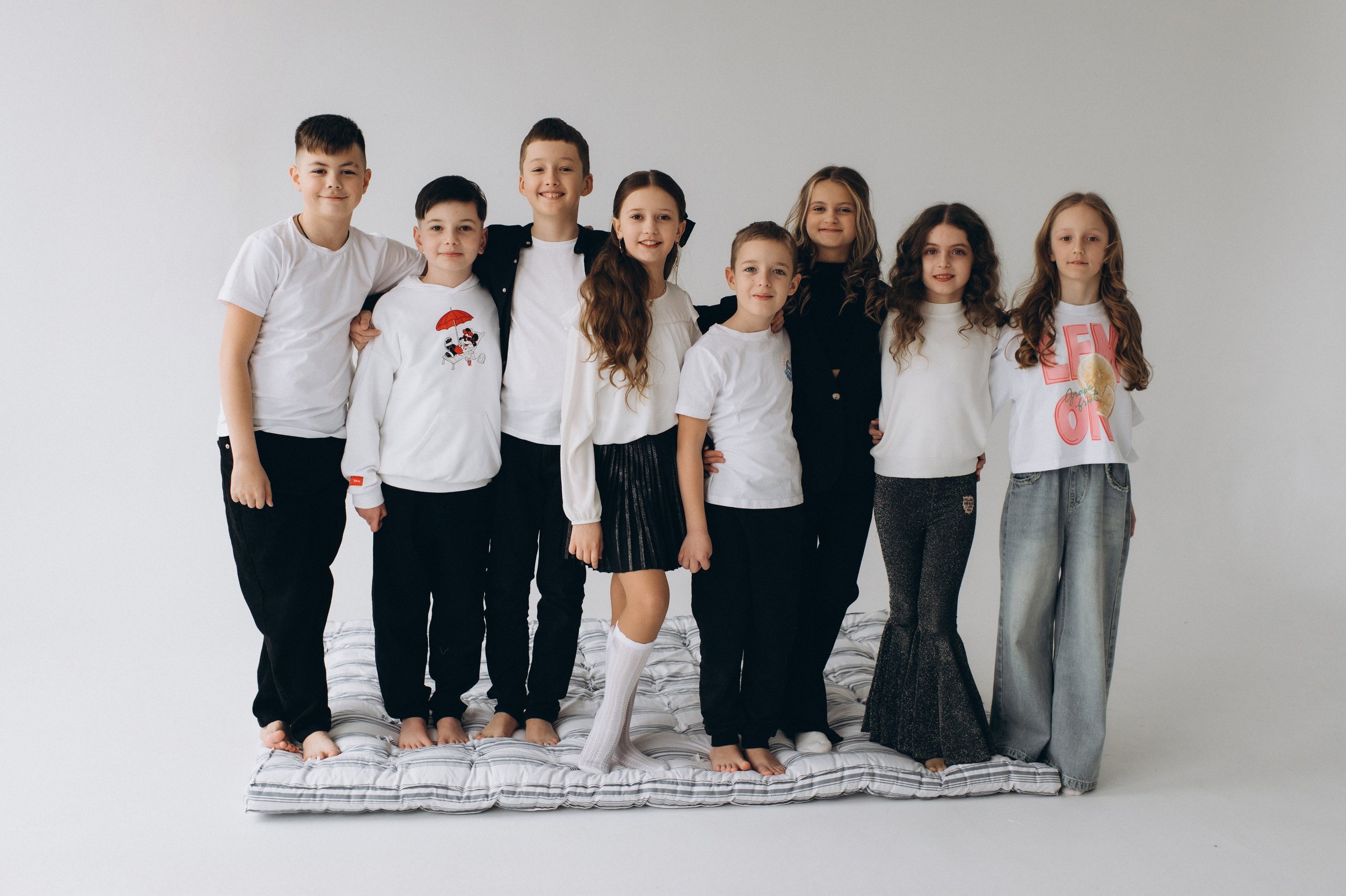 Шкільна фотосесія на віньєтки Тернопіль, шкільні альбоми, фотосесія випускників Тернопіль, випускний альбом, фотограф випускний Тернопіль. Сімейний, дитячий та індивідуальний фотограф в м. Тернопіль, м. Львів