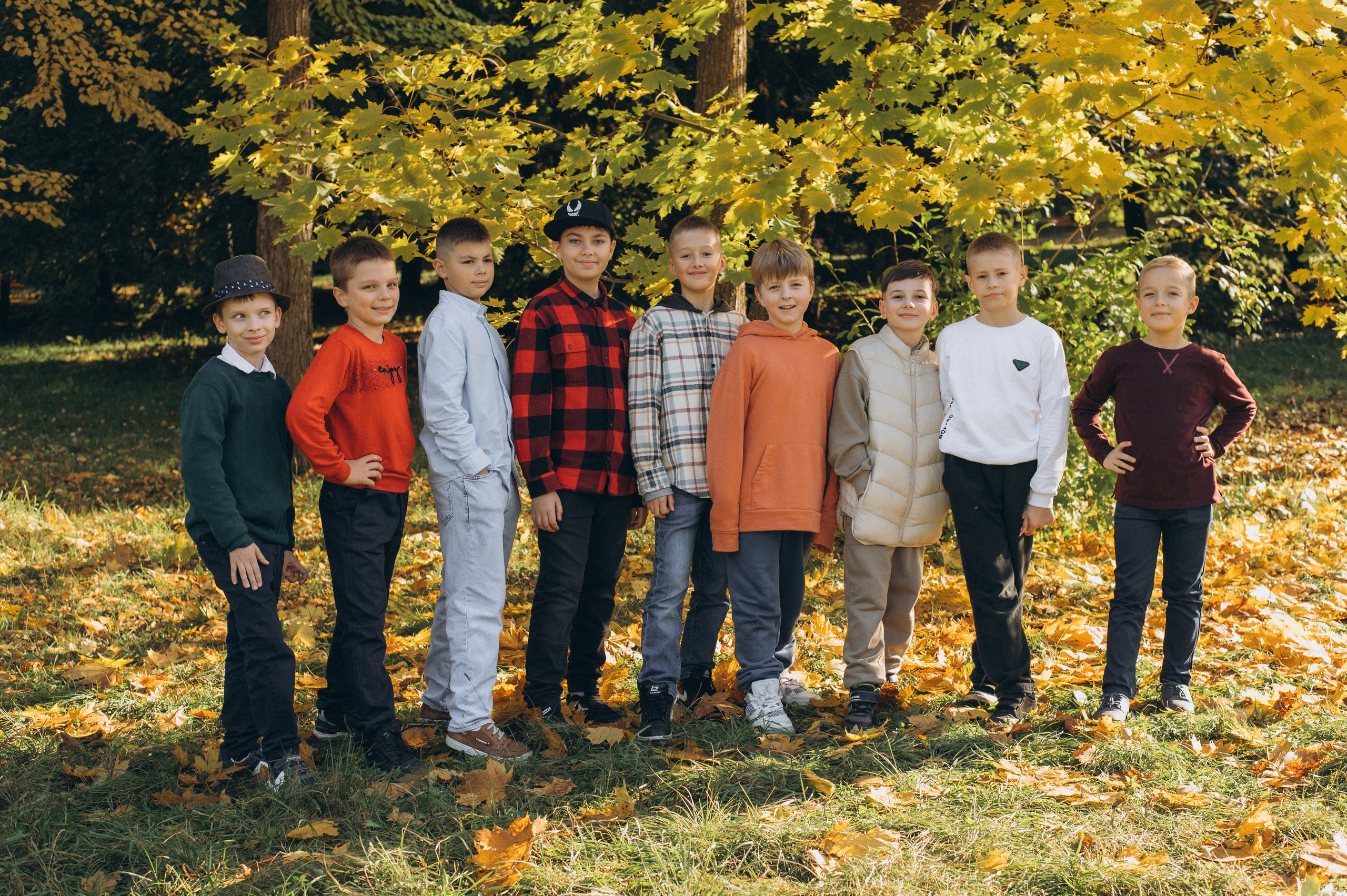 Шкільна фотосесія на віньєтки Тернопіль, шкільні альбоми, фотосесія випускників Тернопіль, випускний альбом, фотограф випускний Тернопіль. Сімейний, дитячий та індивідуальний фотограф в м. Тернопіль, м. Львів