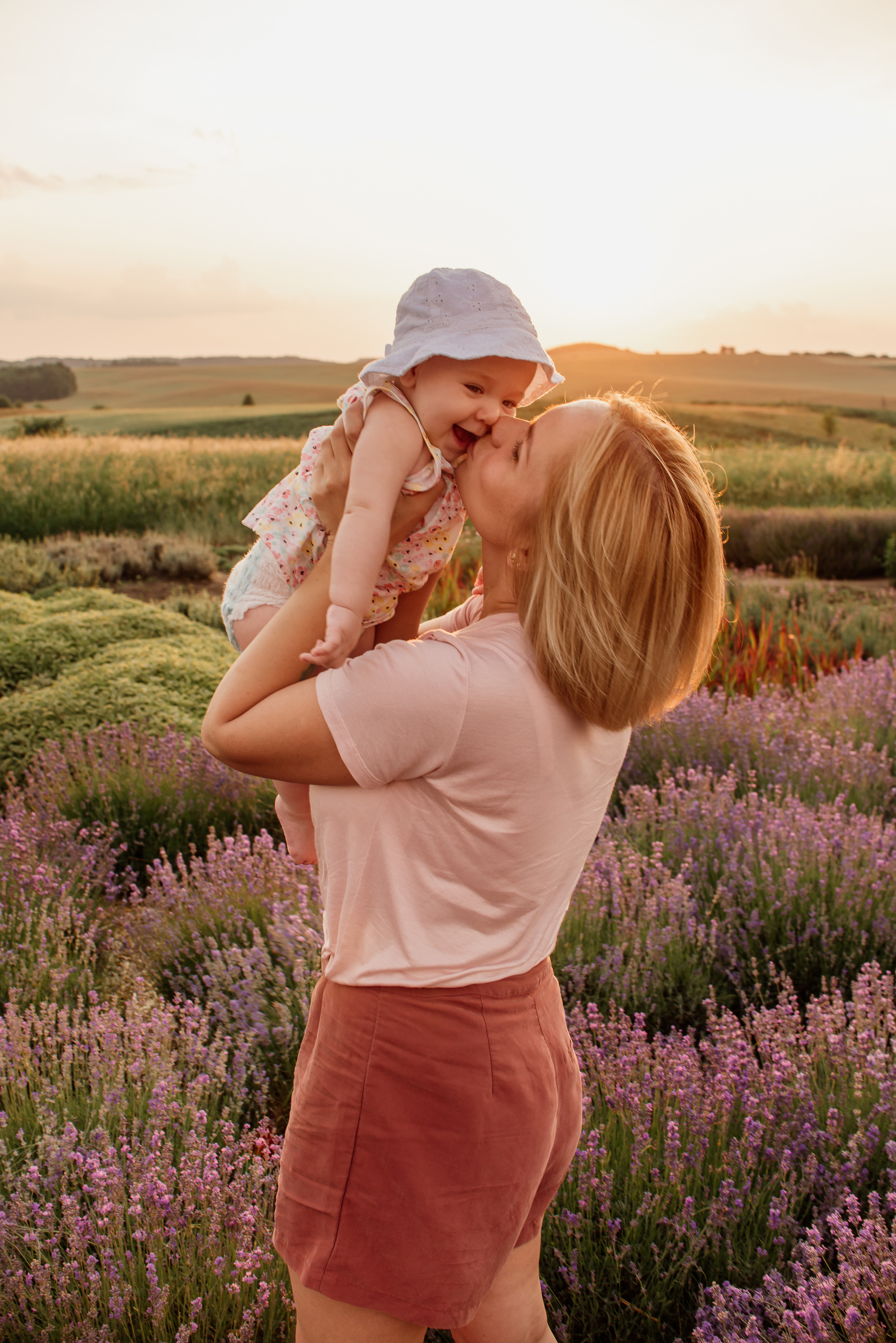 Сімейна фотосесія в лаванді. Микола, Христина, Марк, Макар, Меланія. Сімейний, дитячий та індивідуальний фотограф в м. Тернопіль, м. Львів