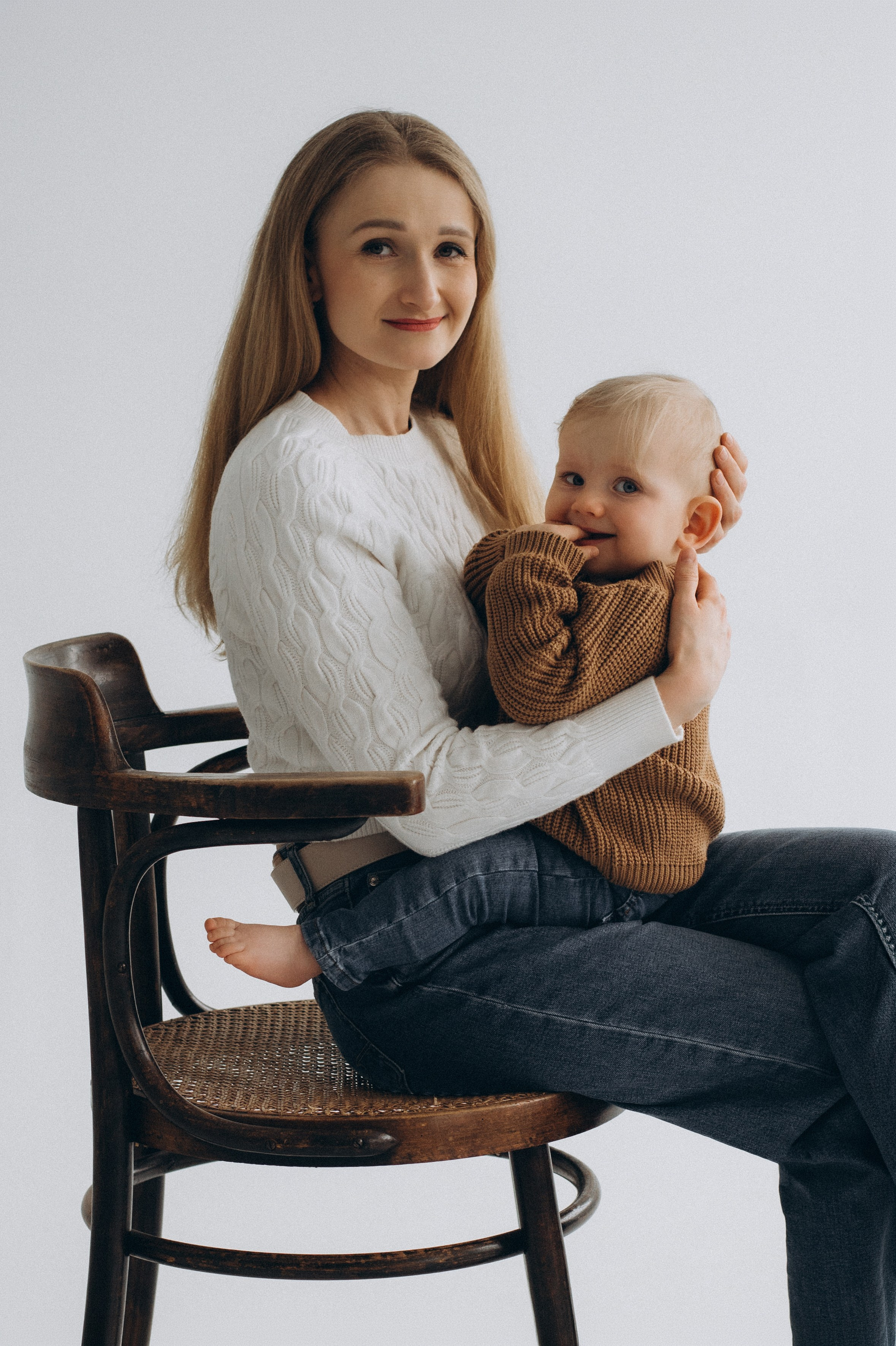 Зйомка дня народження дитини, фотосесія 1 рік Тернопіль, сімейний фотограф Тернопіль, сімейна фотосесія Тернопіль, перший тортик малюка. Сімейний, дитячий та індивідуальний фотограф в м. Тернопіль, м. Львів