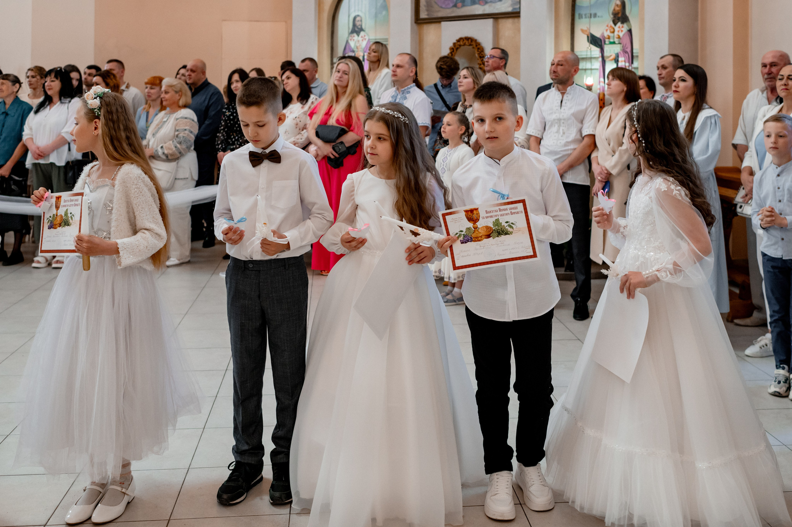 Фотосесія Першого Причастя Тернопіль, зйомка Причастя Тернопіль, Таїнство Першого Причастя Тернопіль, Катедра Причастя Тернопіль. Сімейний, дитячий та індивідуальний фотограф в м. Тернопіль, м. Львів