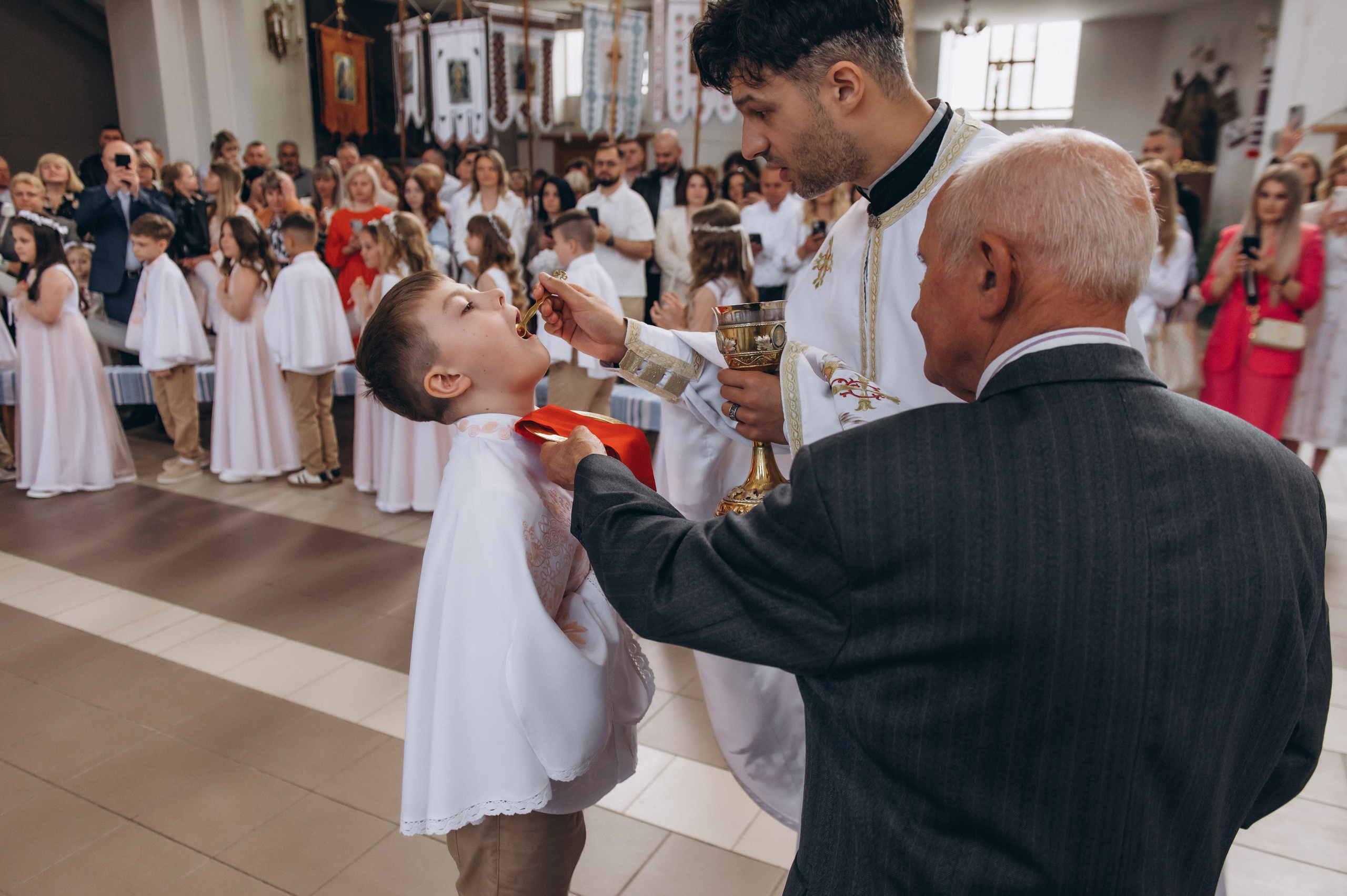 Фотосесія Причастя Тернопіль, зйомка Причастя, фотограф на Причастя Тернопіль, Причастя Львів, Причастя церква Михаїла Тернопіль. Сімейний, дитячий та індивідуальний фотограф в м. Тернопіль, м. Львів