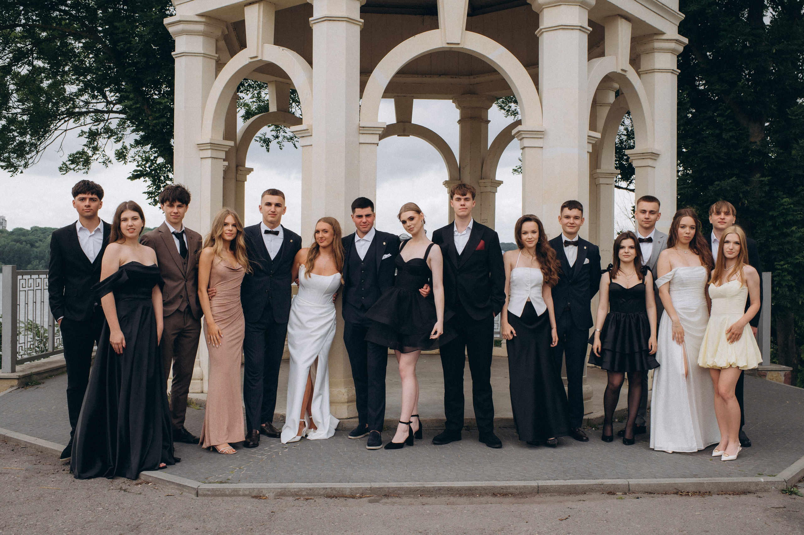 Випускники 2025, фотосесія випускного Тернопіль, фотосесія випускників Тернопіль, зйомка випускного, фотосесія випускного. Сімейний, дитячий та індивідуальний фотограф в м. Тернопіль, м. Львів