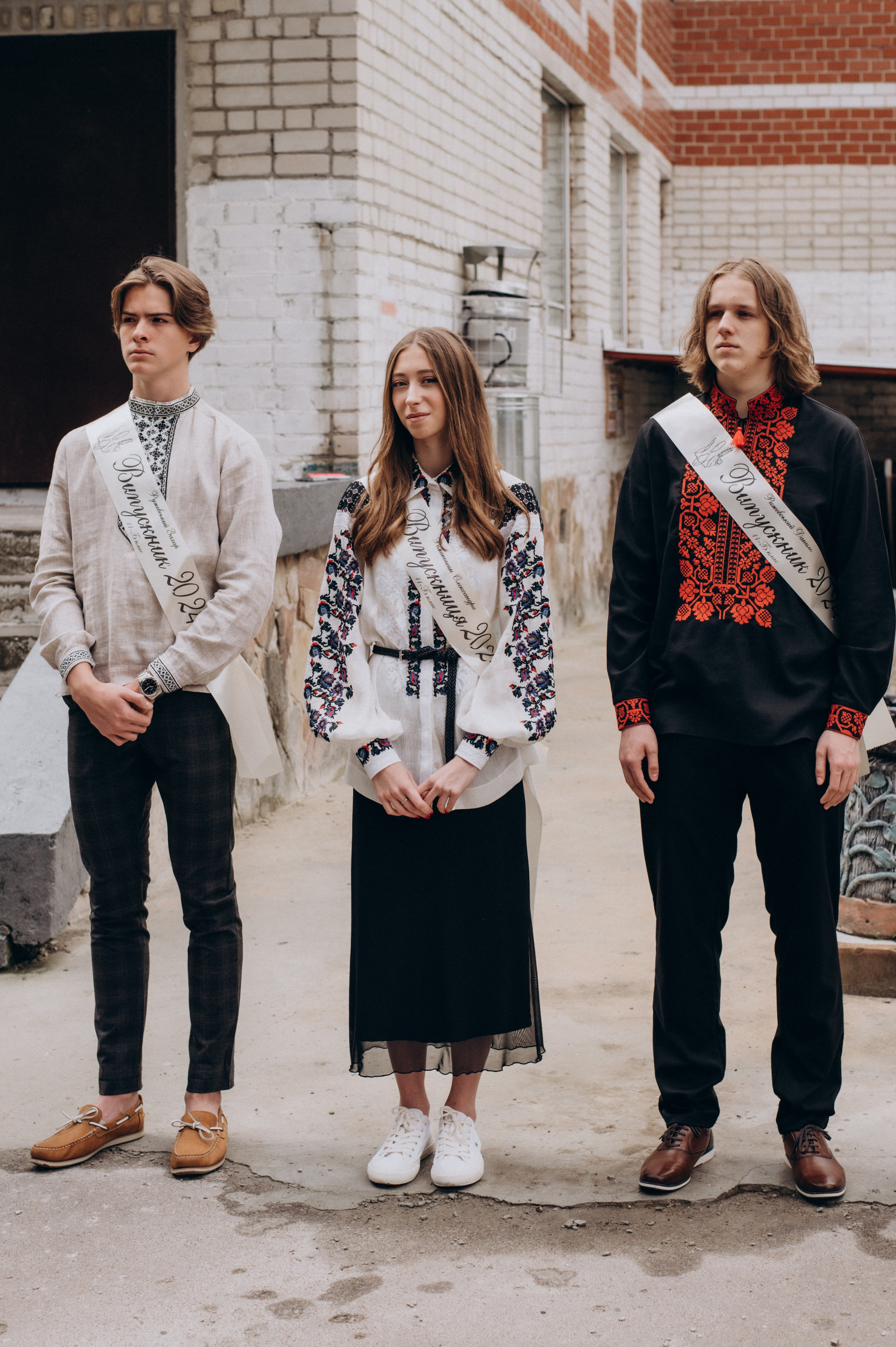 Фотосесія останнього дзвоника, фотосесія випускників Тернопіль, випускний 2024. Сімейний, дитячий та індивідуальний фотограф в м. Тернопіль, м. Львів