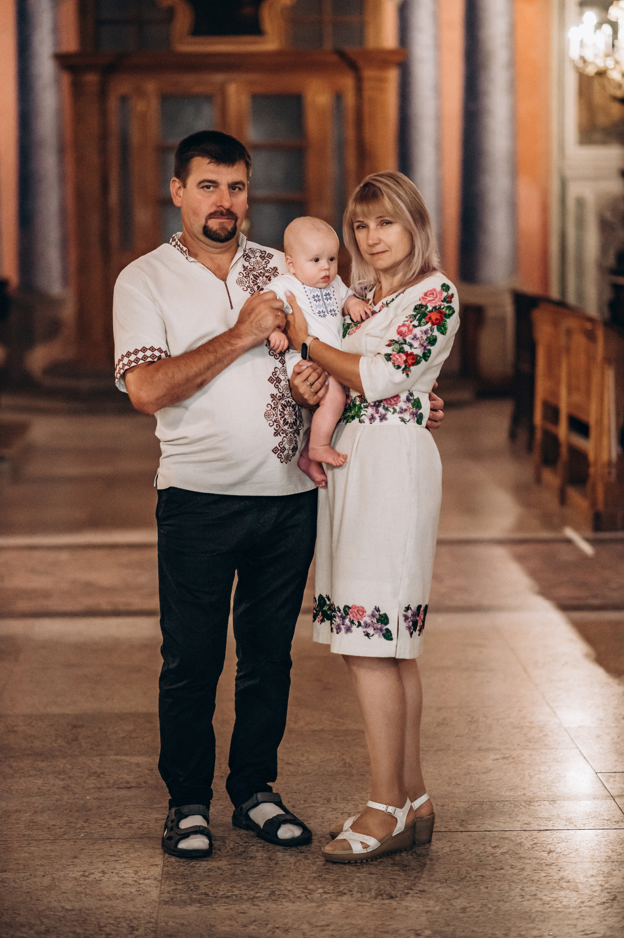 Хрещення Марка, Бернардинський монастир, Львів. Сімейний, дитячий та індивідуальний фотограф в м. Тернопіль, м. Львів