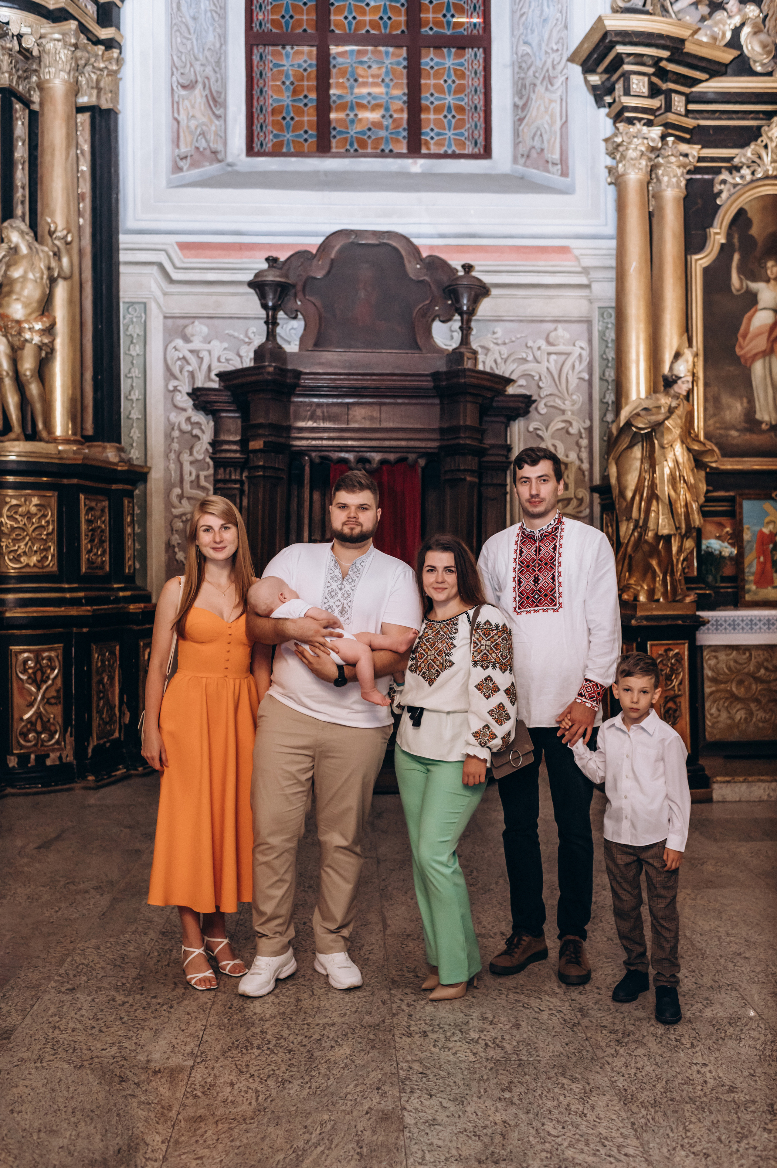 Хрещення Марка, Бернардинський монастир, Львів. Сімейний, дитячий та індивідуальний фотограф в м. Тернопіль, м. Львів
