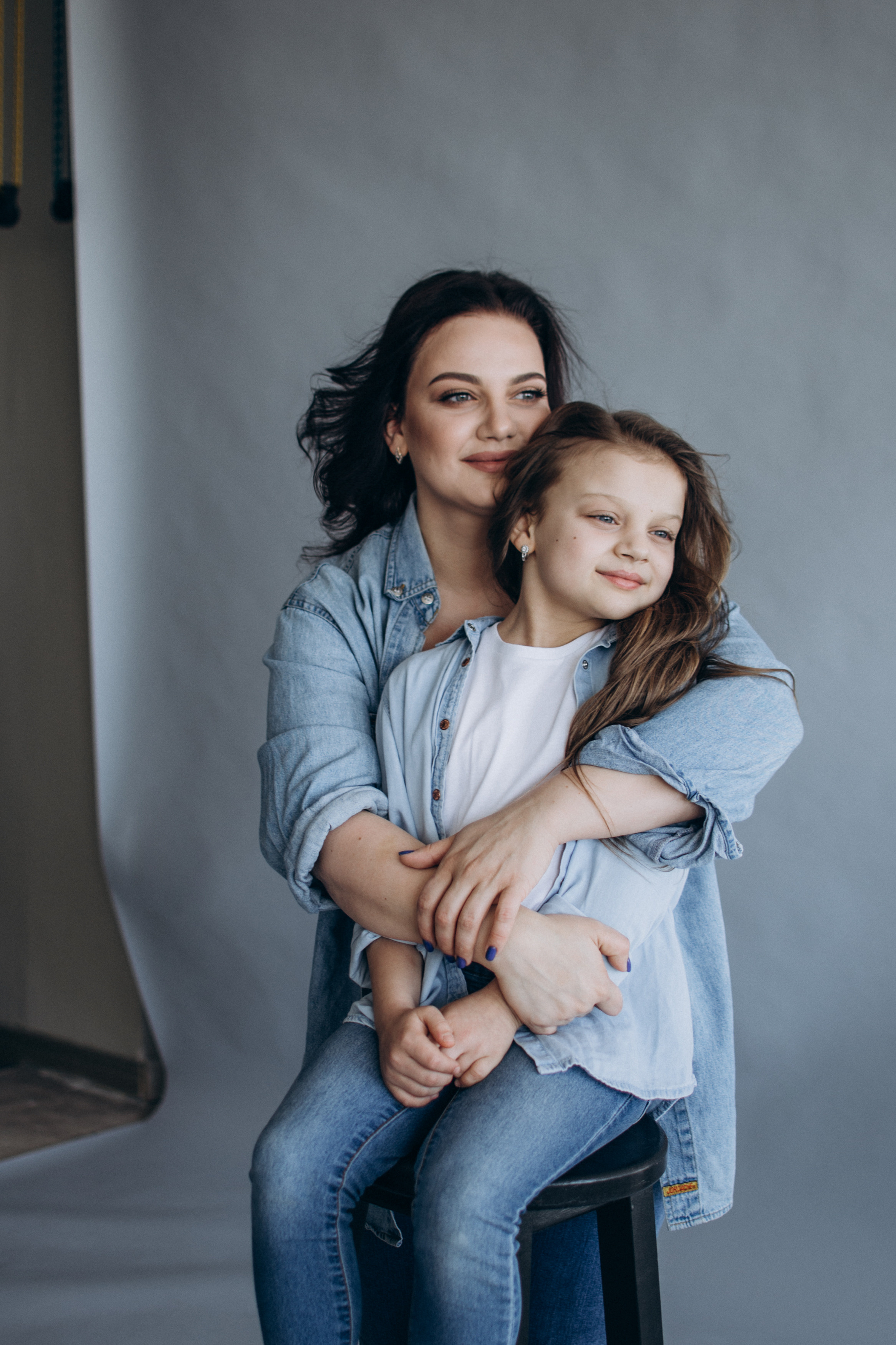 Мама і донечка. Студійна сімейна фотосесія. Сімейний, дитячий та індивідуальний фотограф в м. Тернопіль, м. Львів