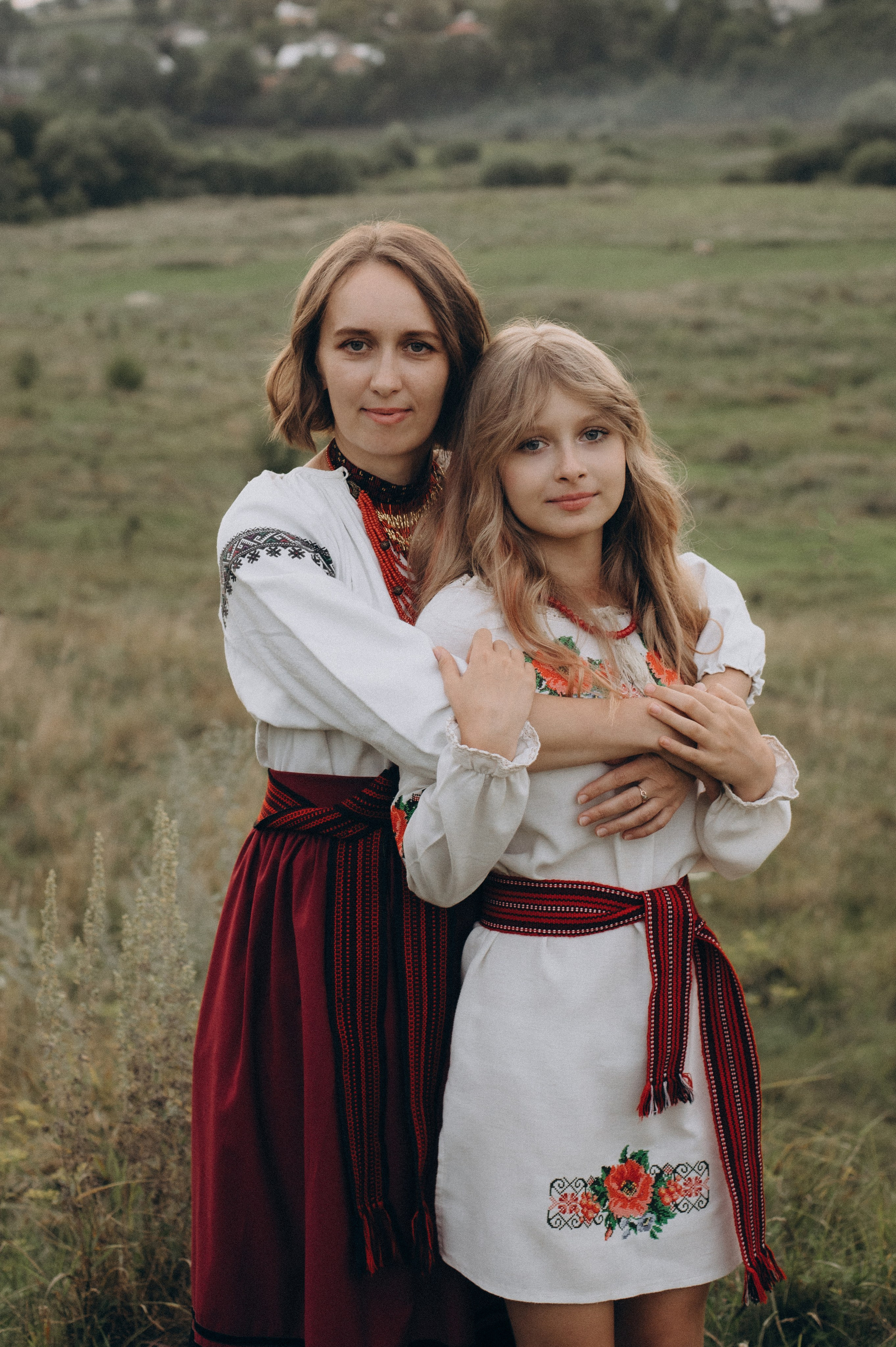 Сімейна фотосесія мами і доньки, сімейний фотограф Тернопіль, портретний фотограф, сімейна фотосесія Тернопіль, фотосесія в жоржинах. Сімейний, дитячий та індивідуальний фотограф в м. Тернопіль, м. Львів