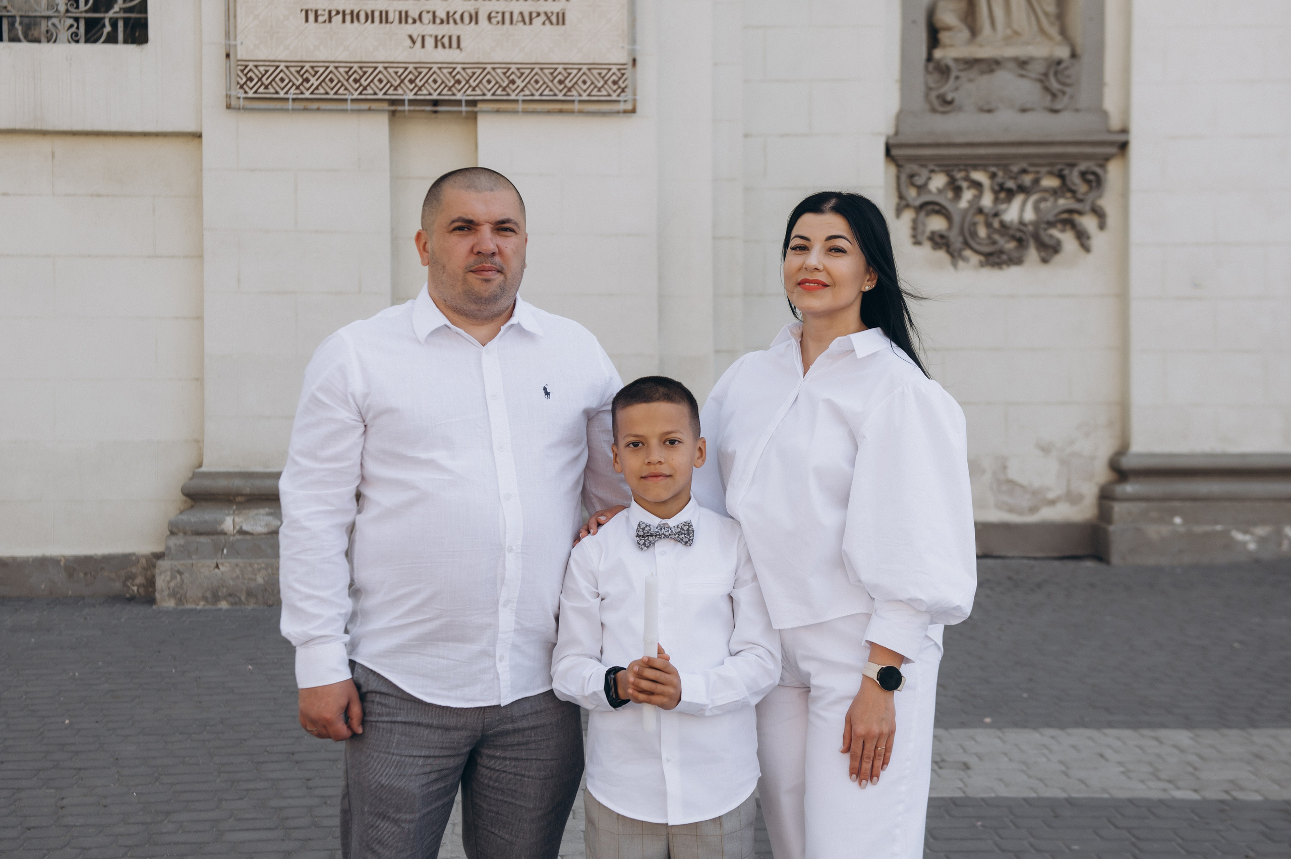 Фотосесія Першого Причастя Тернопіль, фотосесія Причастя Тернопіль, Таїнство Першого Причастя Тернопіль, Катедра Причастя Тернопіль. Сімейний, дитячий та індивідуальний фотограф в м. Тернопіль, м. Львів