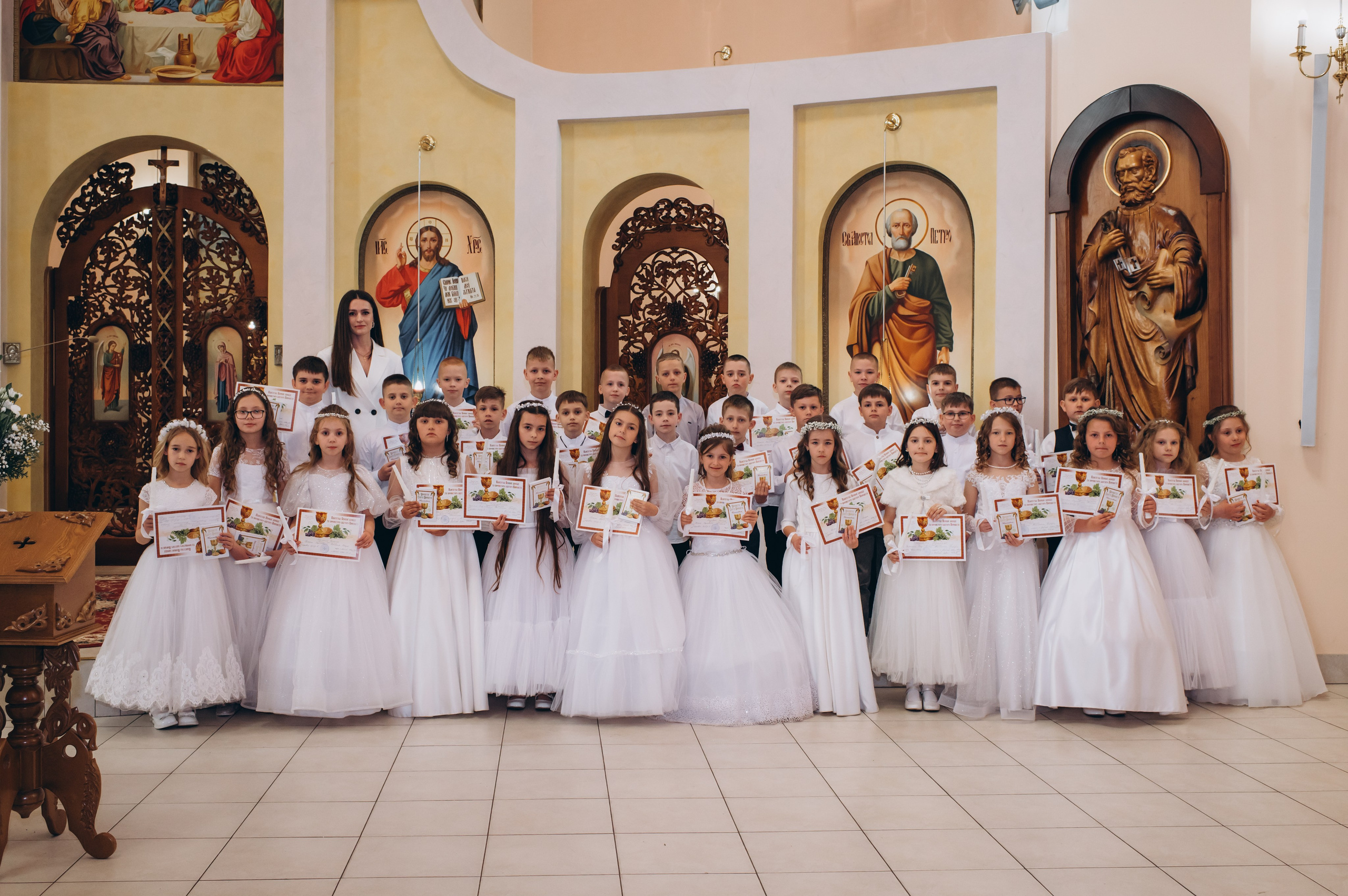 Фотосесія Причастя Тернопіль, зйомка Причастя, фотограф на Причастя Тернопіль, Причастя Львів, церква Петра і Павла. Сімейний, дитячий та індивідуальний фотограф в м. Тернопіль, м. Львів