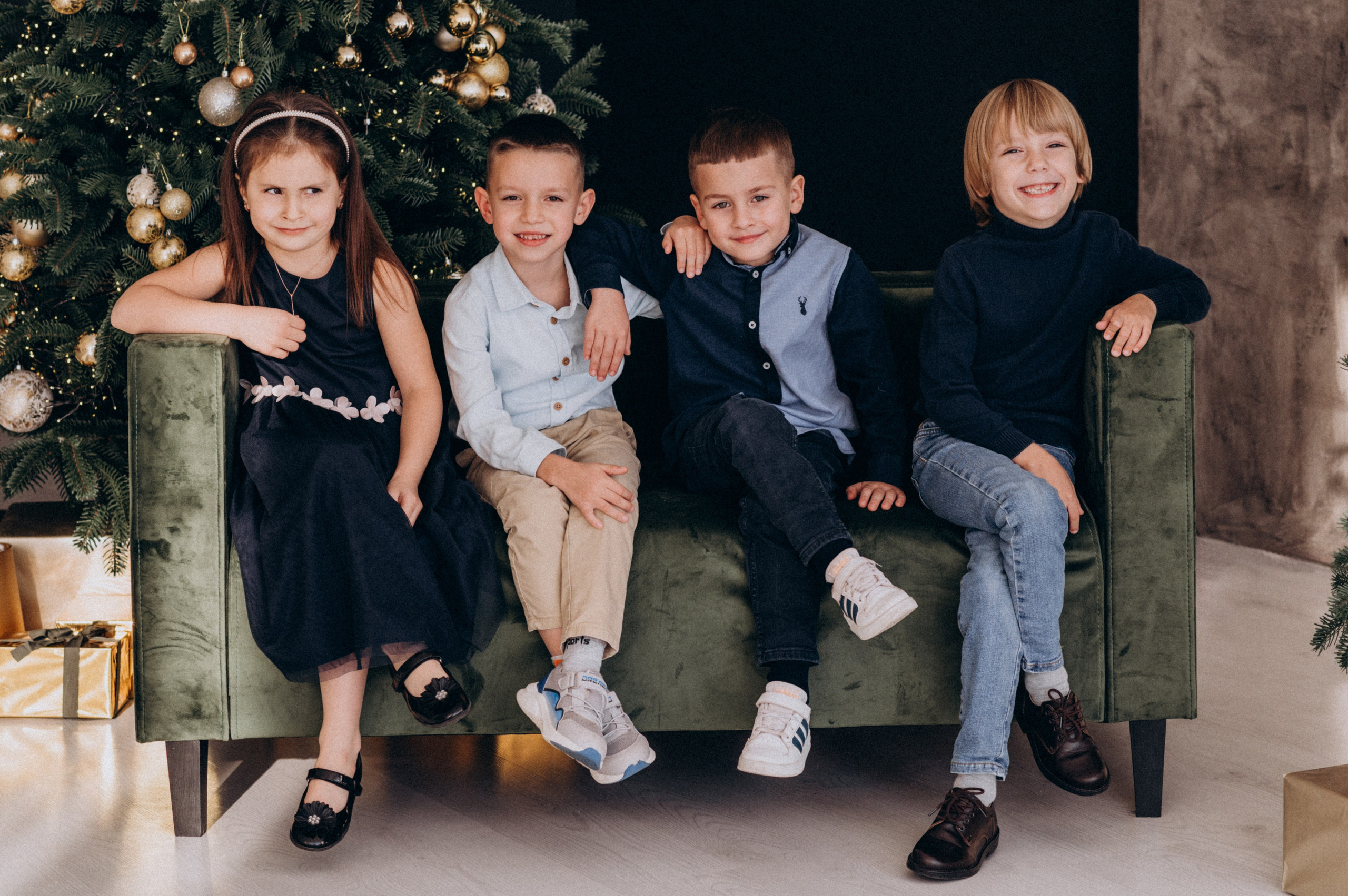 Фотосесія групи дитячого садочку, фотосесія на віньєтки, зйомка дітей в студії. Сімейний, дитячий та індивідуальний фотограф в м. Тернопіль, м. Львів