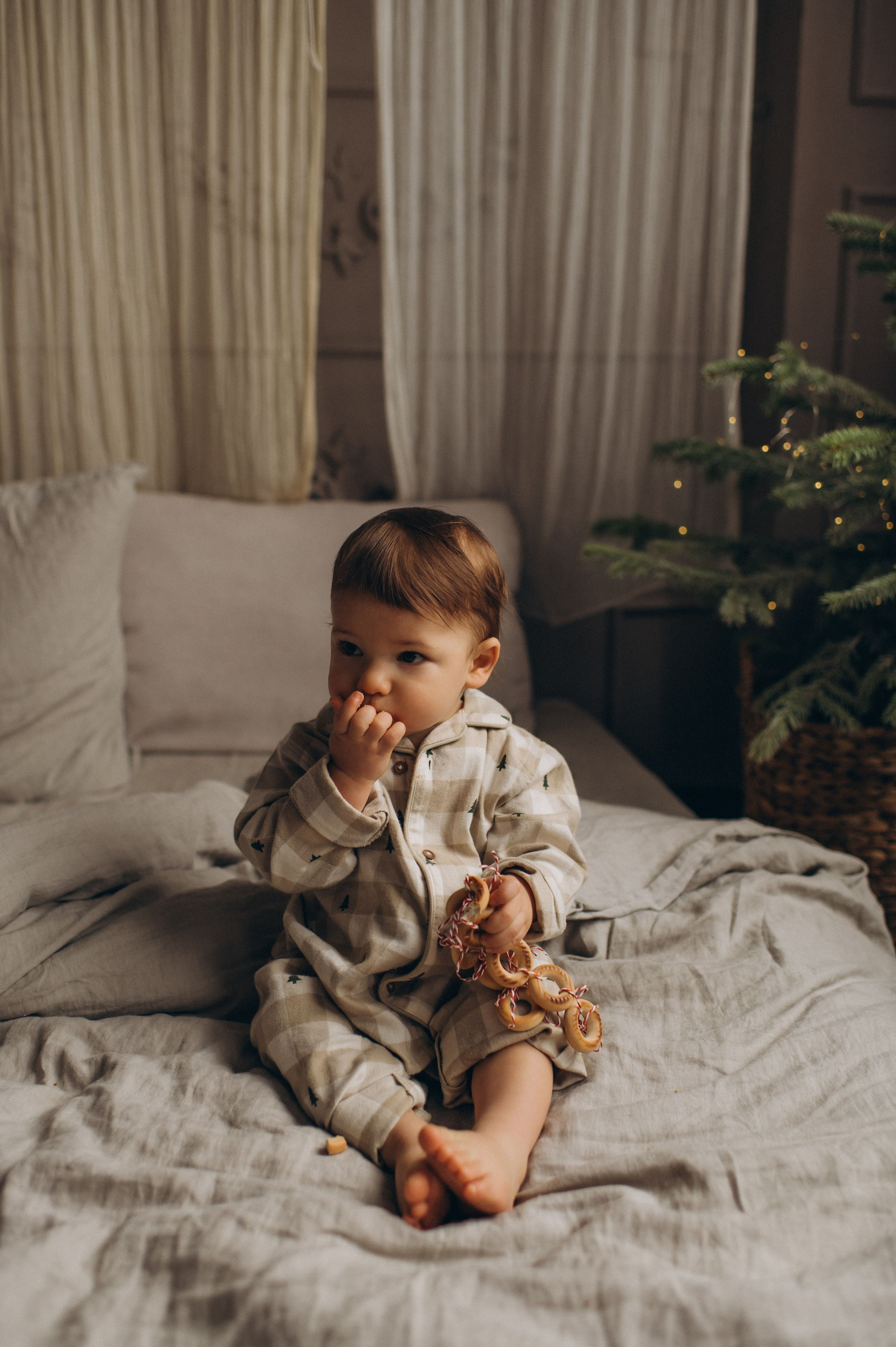 Перший тортик малюка, зйомка першого тортика Тернопіль, новорічна фотосесія, зйомка дня народження, сімейний фотограф Тернопіль, cakesmash. Сімейний, дитячий та індивідуальний фотограф в м. Тернопіль, м. Львів