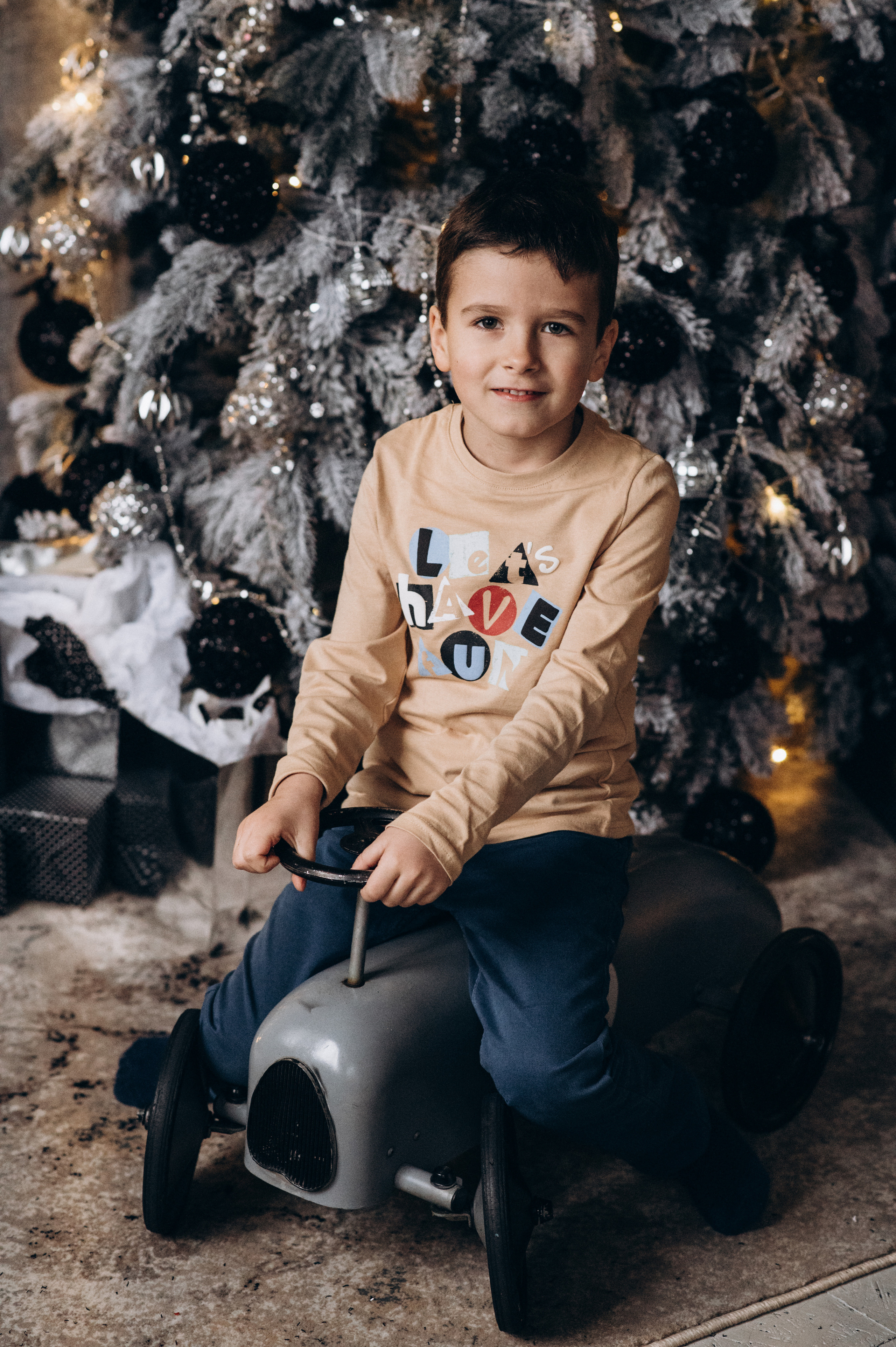 Новорічна сімейна зйомка у студії. Сімейний, дитячий та індивідуальний фотограф в м. Тернопіль, м. Львів