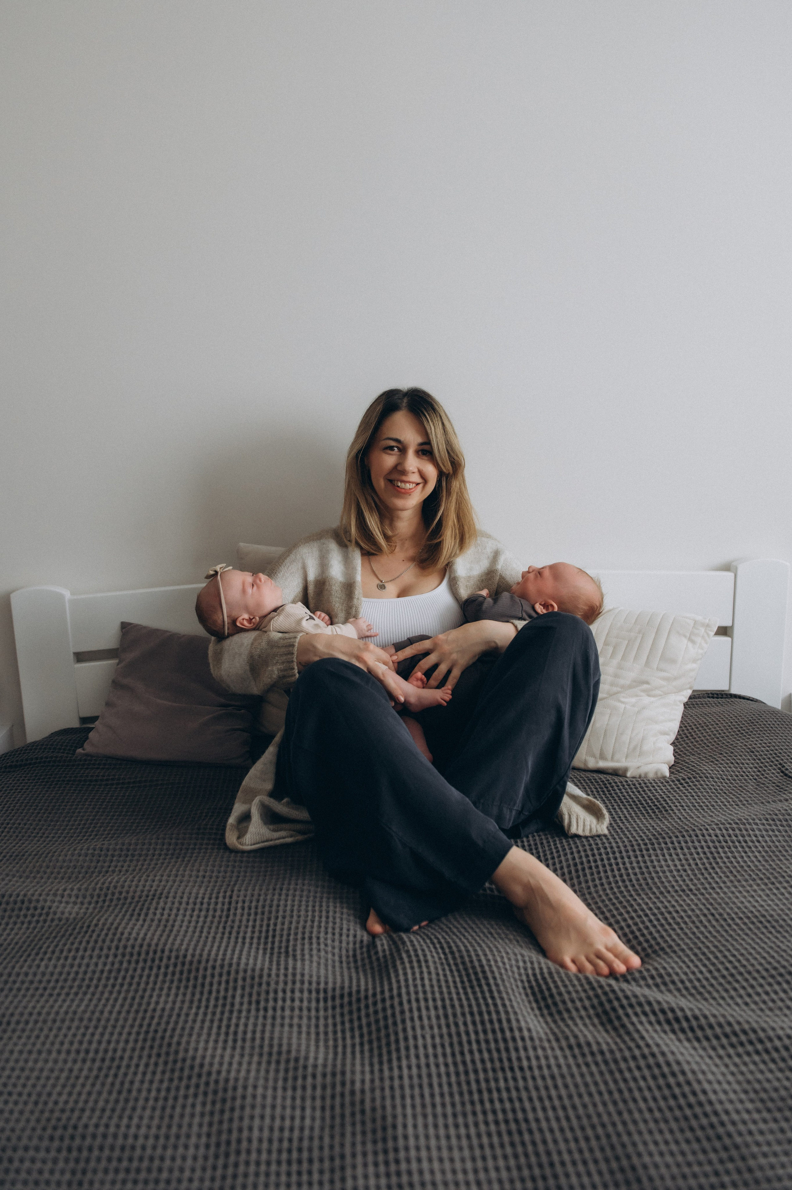 Сімейна фотосесія вдома Тернопіль, сімейний фотограф Львів Тернопіль, сімейна фотосесія Тернопіль, фотосесія двійні, зйомка близнюків. Сімейний, дитячий та індивідуальний фотограф в м. Тернопіль, м. Львів