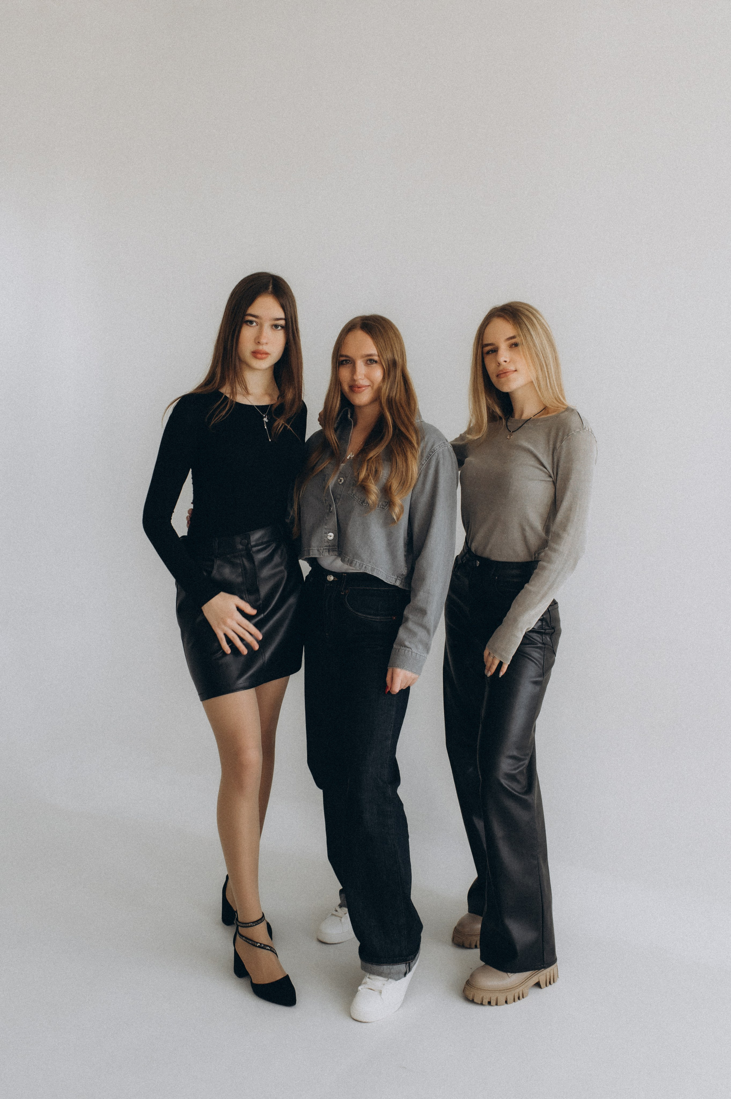 Фотосесія випускників, фотосесія на віньєтки Тернопіль, випускники Тернопіль, випуск 2025. Сімейний, дитячий та індивідуальний фотограф в м. Тернопіль, м. Львів