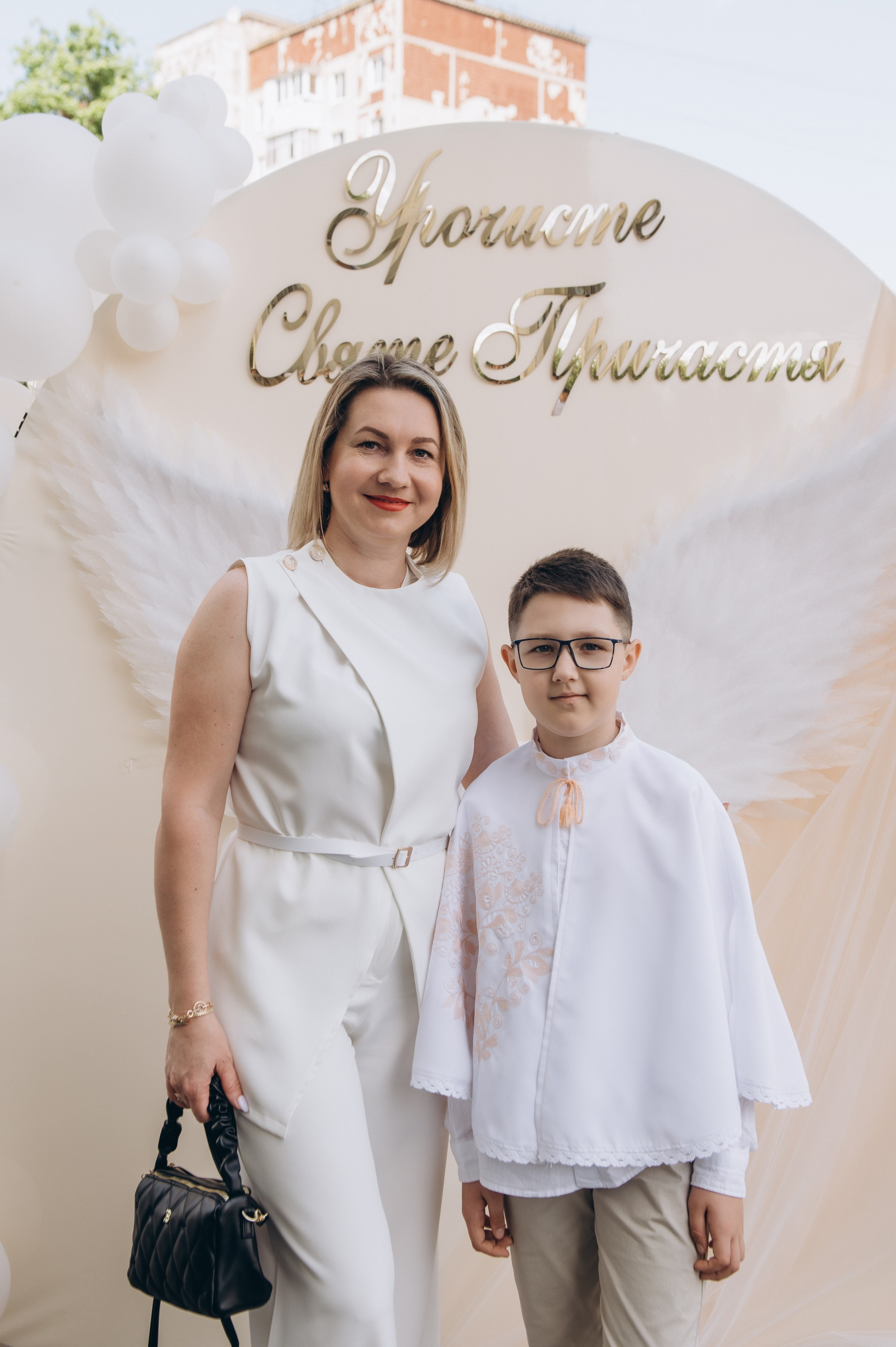 Фотосесія Причастя Тернопіль церква Св Михаїла, фотограф на Причастя Тернопіль, фотосесія Літургії Причастя Тернопіль. Сімейний, дитячий та індивідуальний фотограф в м. Тернопіль, м. Львів