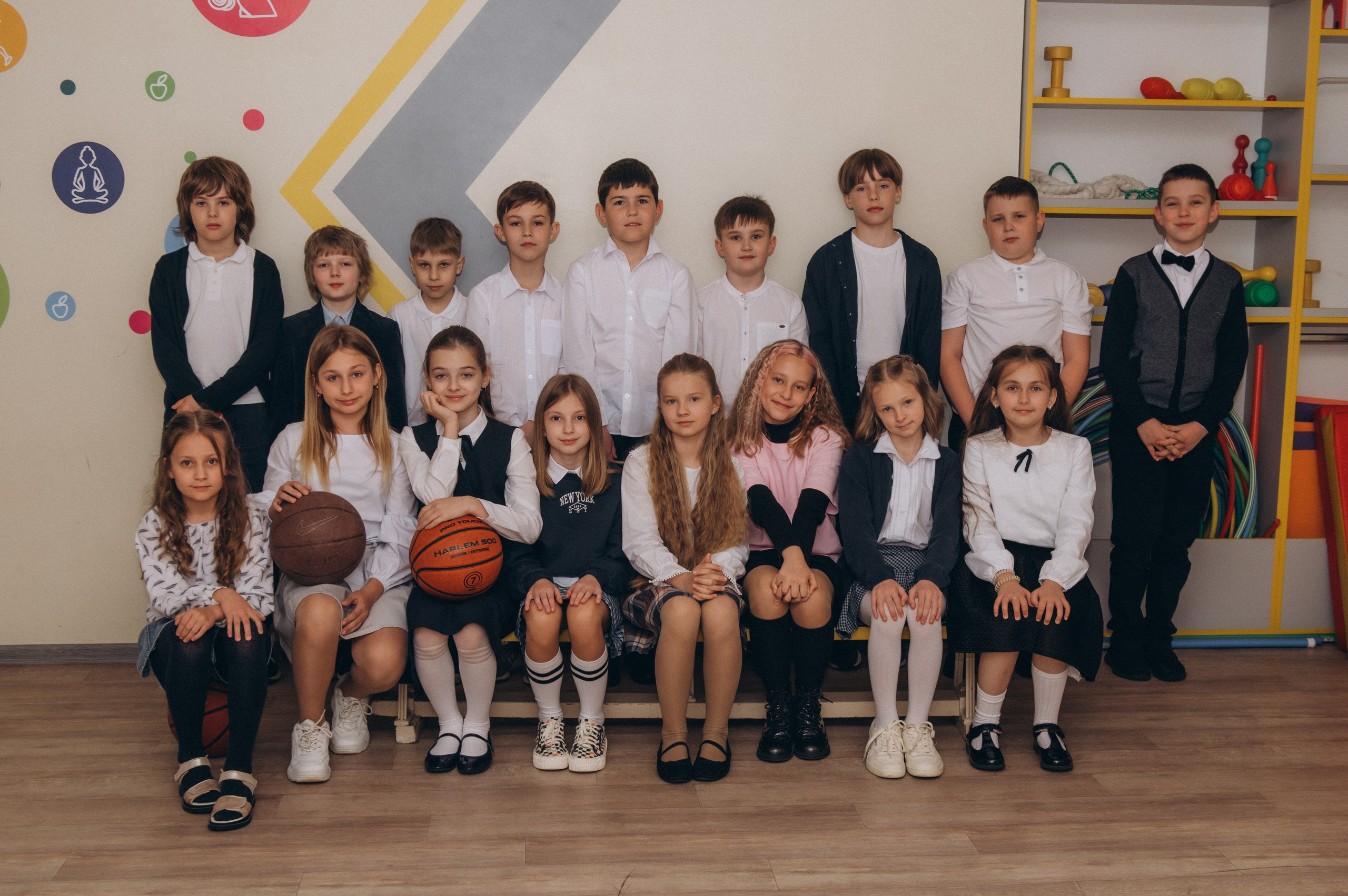 Шкільна фотосесія на віньєтки Тернопіль, фотосесія випускників Тернопіль, зйомка на віньєтки, шкільні фотоальбоми Тернопіль. Сімейний, дитячий та індивідуальний фотограф в м. Тернопіль, м. Львів