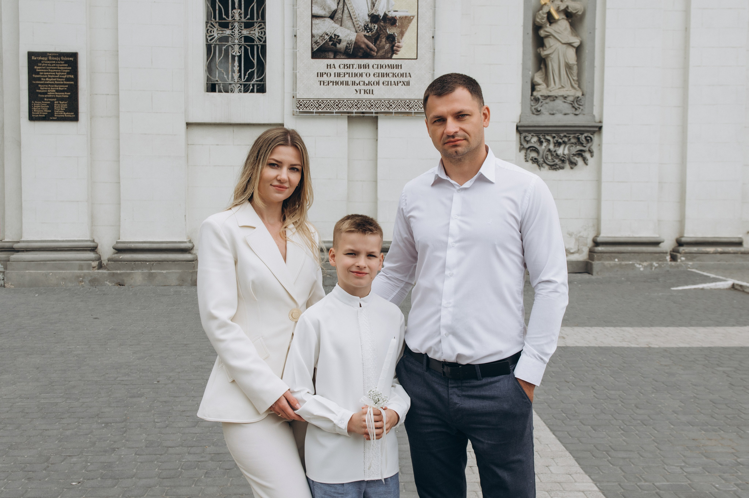 Фотосесія Першого Причастя Тернопіль, фотосесія Причастя Тернопіль, Таїнство Першого Причастя Тернопіль, Катедра Причастя Тернопіль. Сімейний, дитячий та індивідуальний фотограф в м. Тернопіль, м. Львів