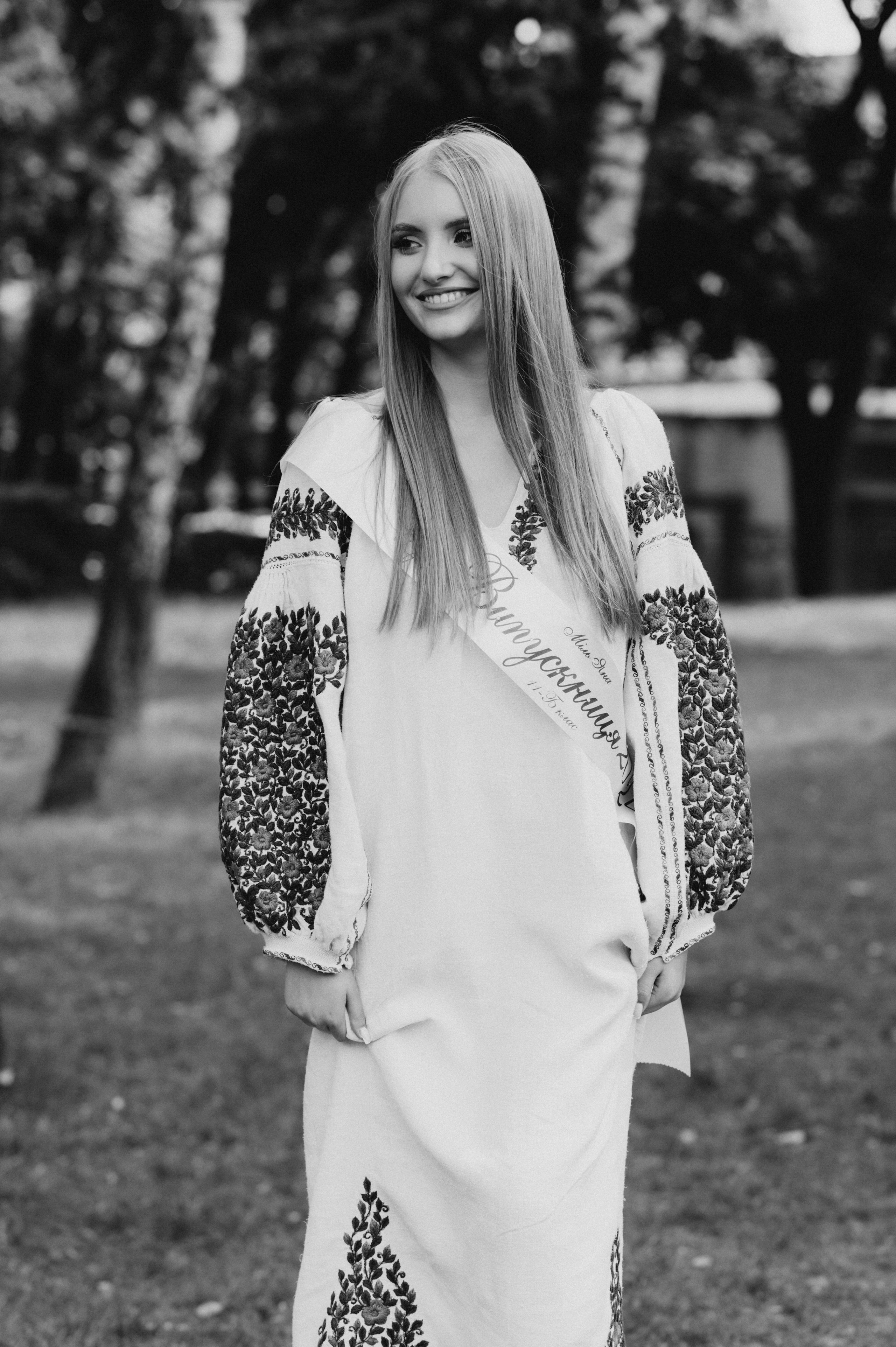 Фотосесія останнього дзвоника, фотосесія випускників Тернопіль, випускний 2024. Сімейний, дитячий та індивідуальний фотограф в м. Тернопіль, м. Львів