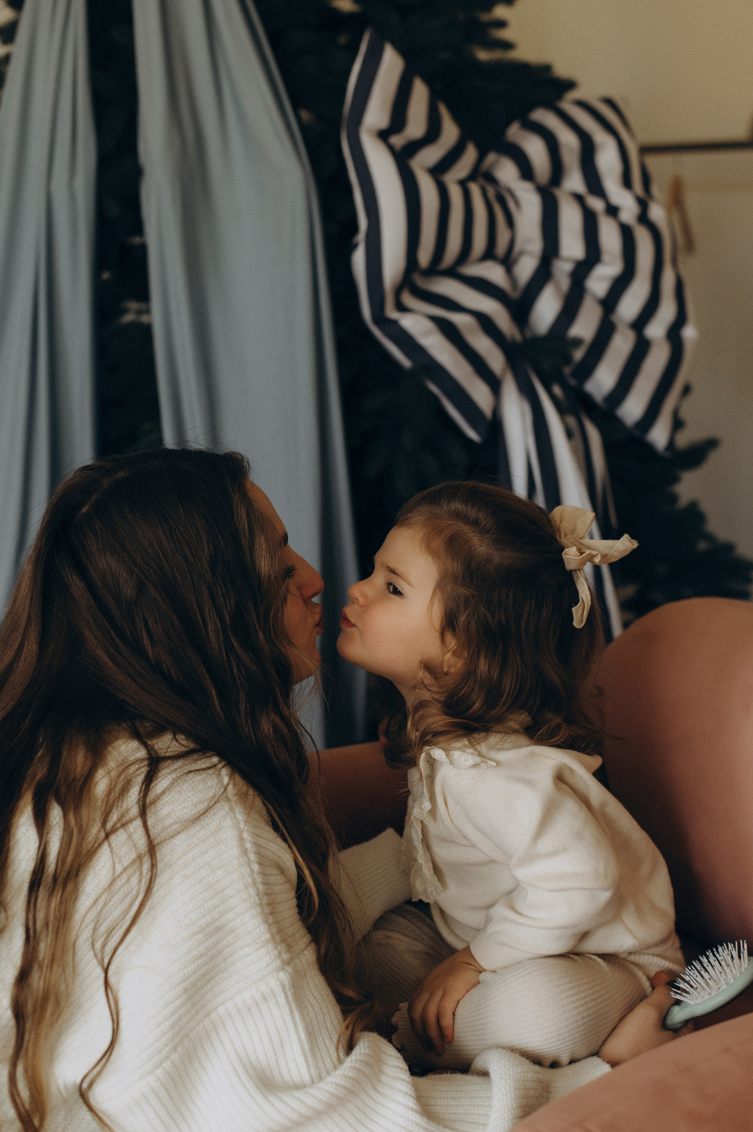 Фотосесія мами і донечки Тернопіль, сімейний фотограф Тернопіль, фотосесія мами і дитини Тернопіль, новорічна фотосесія Тернопіль. Сімейний, дитячий та індивідуальний фотограф в м. Тернопіль, м. Львів