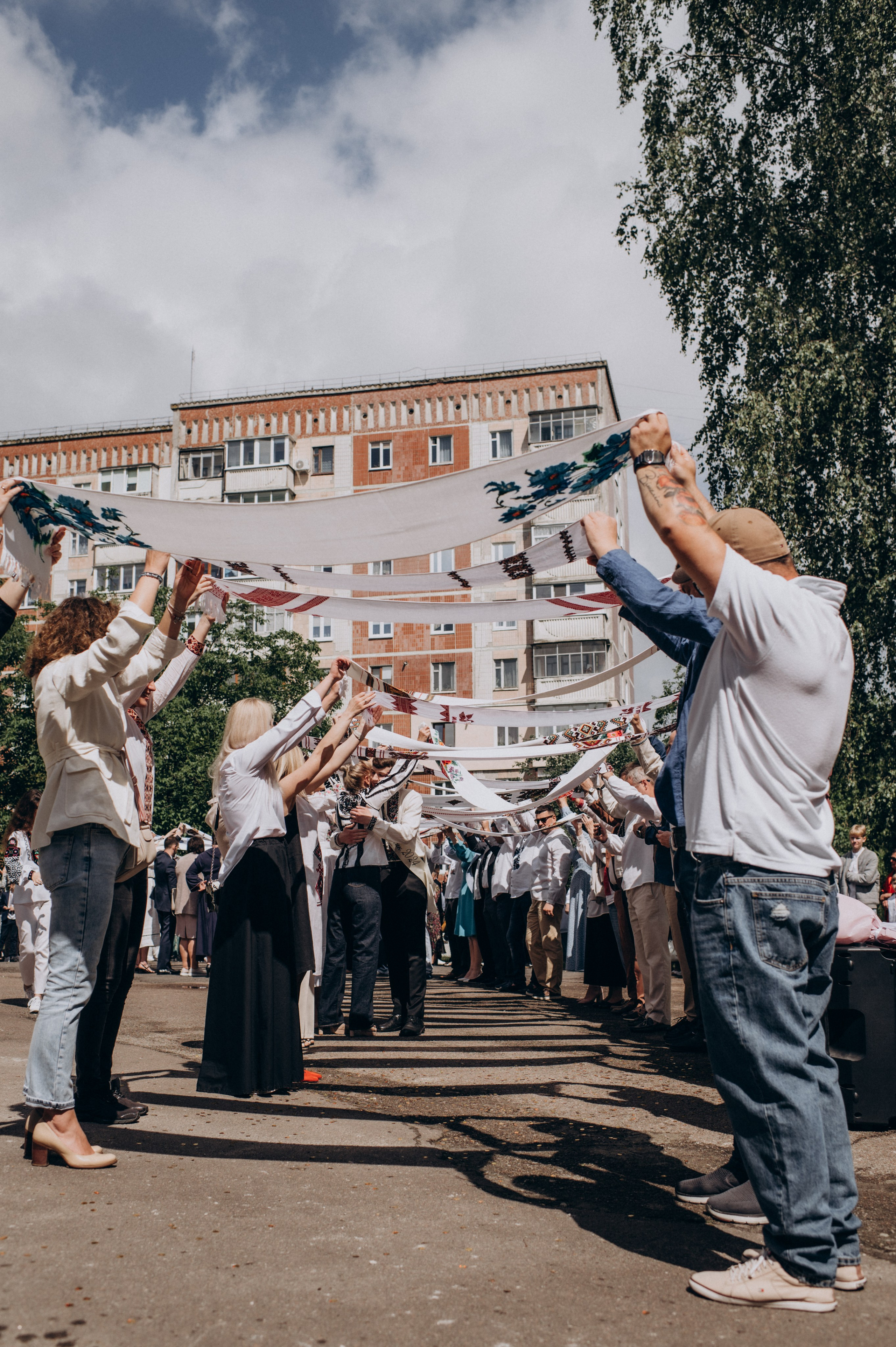 Фотосесія останнього дзвоника, фотосесія випускників Тернопіль, випускний 2024. Сімейний, дитячий та індивідуальний фотограф в м. Тернопіль, м. Львів