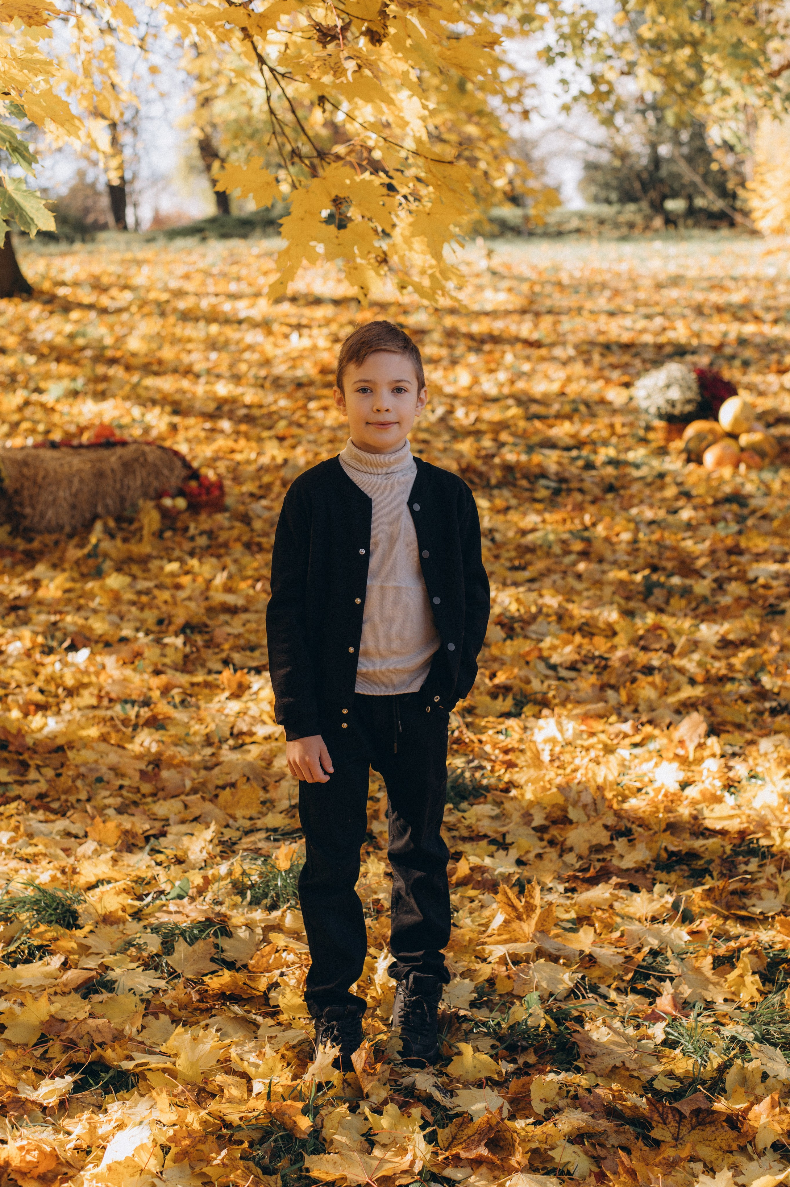 Осіння фотосесія 4 класу на віньєтки, випускні фотоальбоми Тернопіль, фотосесія випускників Тернопіль, шкільний випускний альбом Тернопіль. Сімейний, дитячий та індивідуальний фотограф в м. Тернопіль, м. Львів
