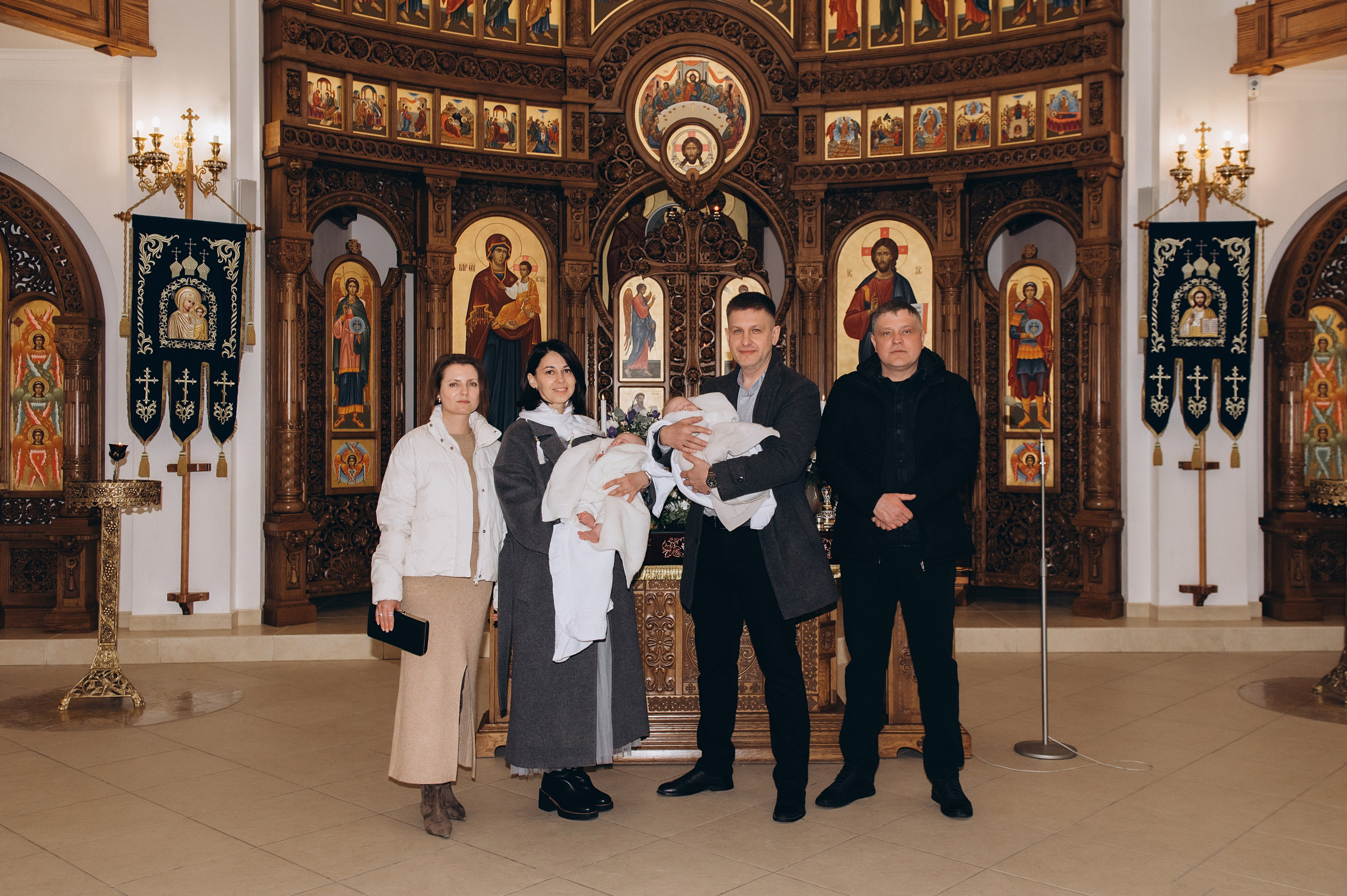 Фотосесія Хрещення Тернопіль, зйомка Хрестин Тернопіль, Храм Різдва Пресвятої Богородиці УГКЦ Тернопіль. Сімейний, дитячий та індивідуальний фотограф в м. Тернопіль, м. Львів