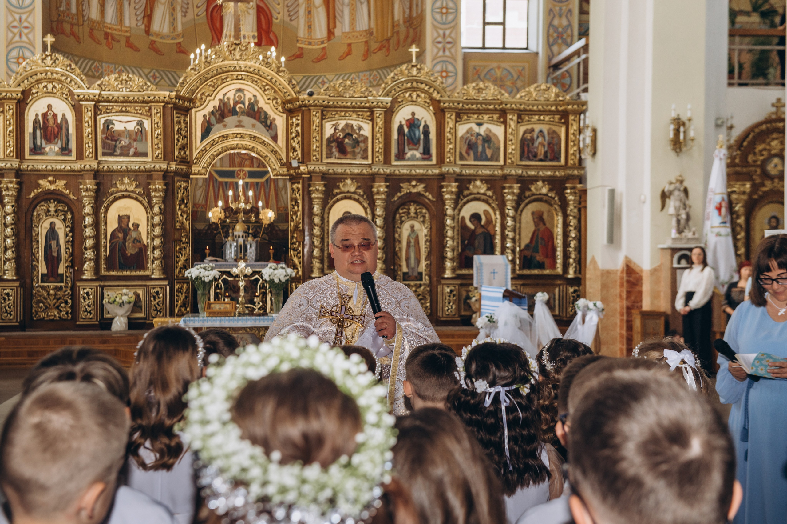 Фотосесія Причастя Тернопіль церква Св Михаїла, фотограф на Причастя Тернопіль, фотосесія Літургії Причастя Тернопіль. Сімейний, дитячий та індивідуальний фотограф в м. Тернопіль, м. Львів
